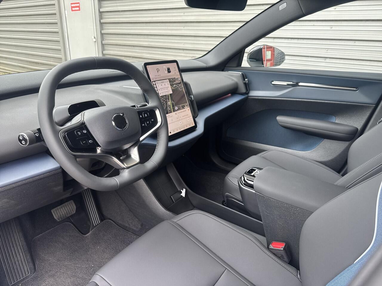 Volvo EX30 Extended Range Plus 69 kWh / 20" / Pack Climat / Extra getint glas /