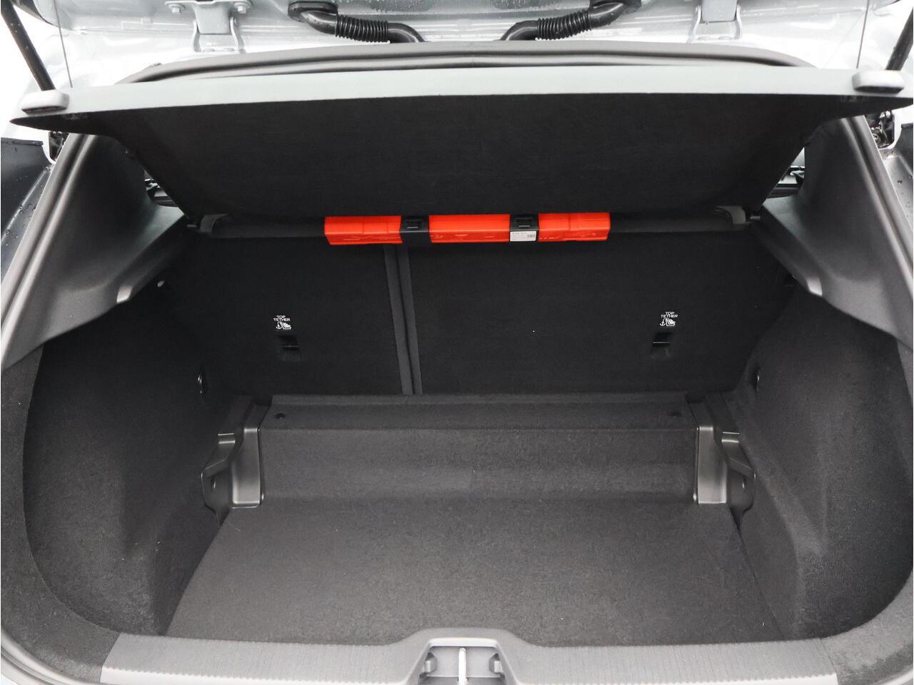 Volvo EX30 Single Motor Essential 51 kWh / Snel Leverbaar / Stoel+Stuurverwarming / Parkeercamera / Fiscalewaarde ¤35.105,- /