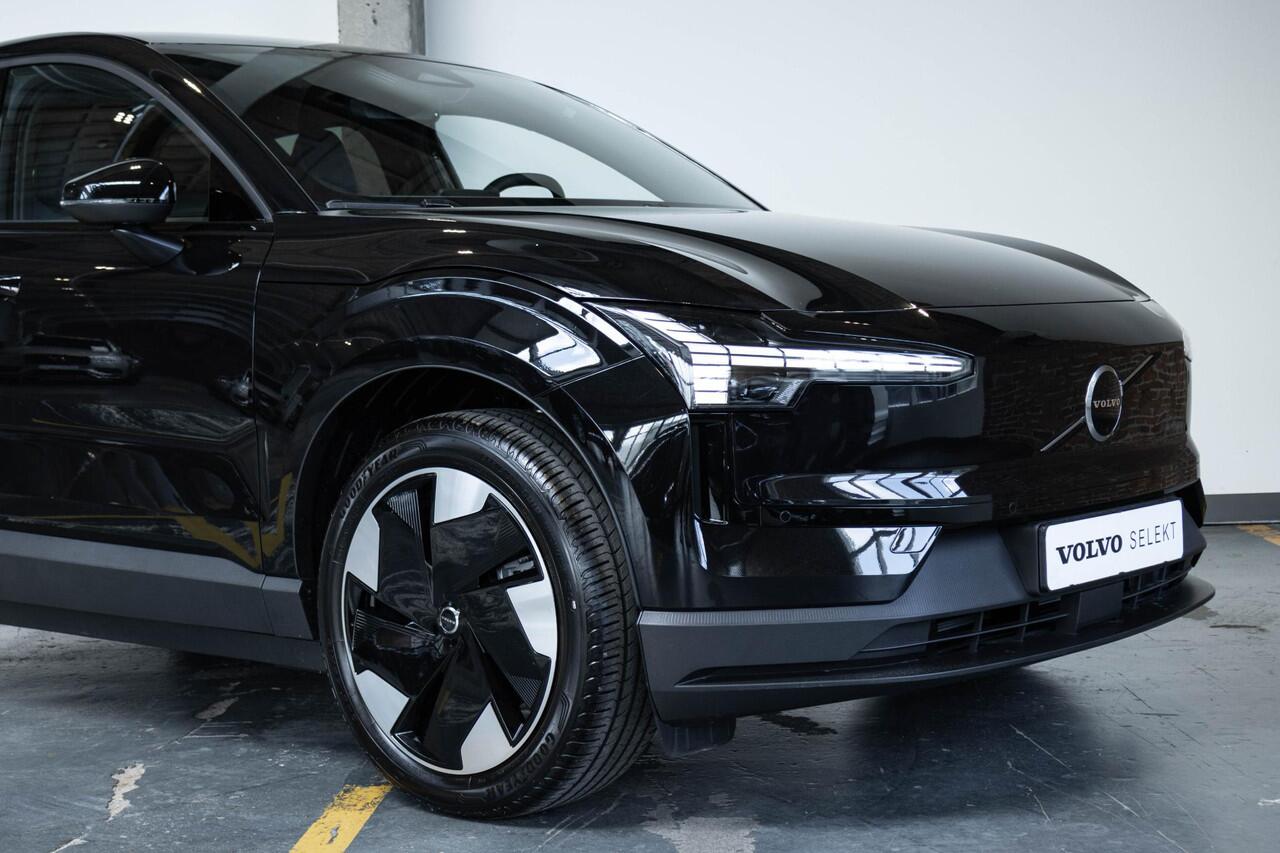 Volvo EX30 Single Motor Extended Range Plus 69 kWh | Incl. Volvo Verlengde garantie | Harman Kardon premium audio | Google infotainment | Warmtepomp | Brake Assist system | Parkeer sensoren voor + achter | Parkeercamera | Volvo on Call | Keyless entree