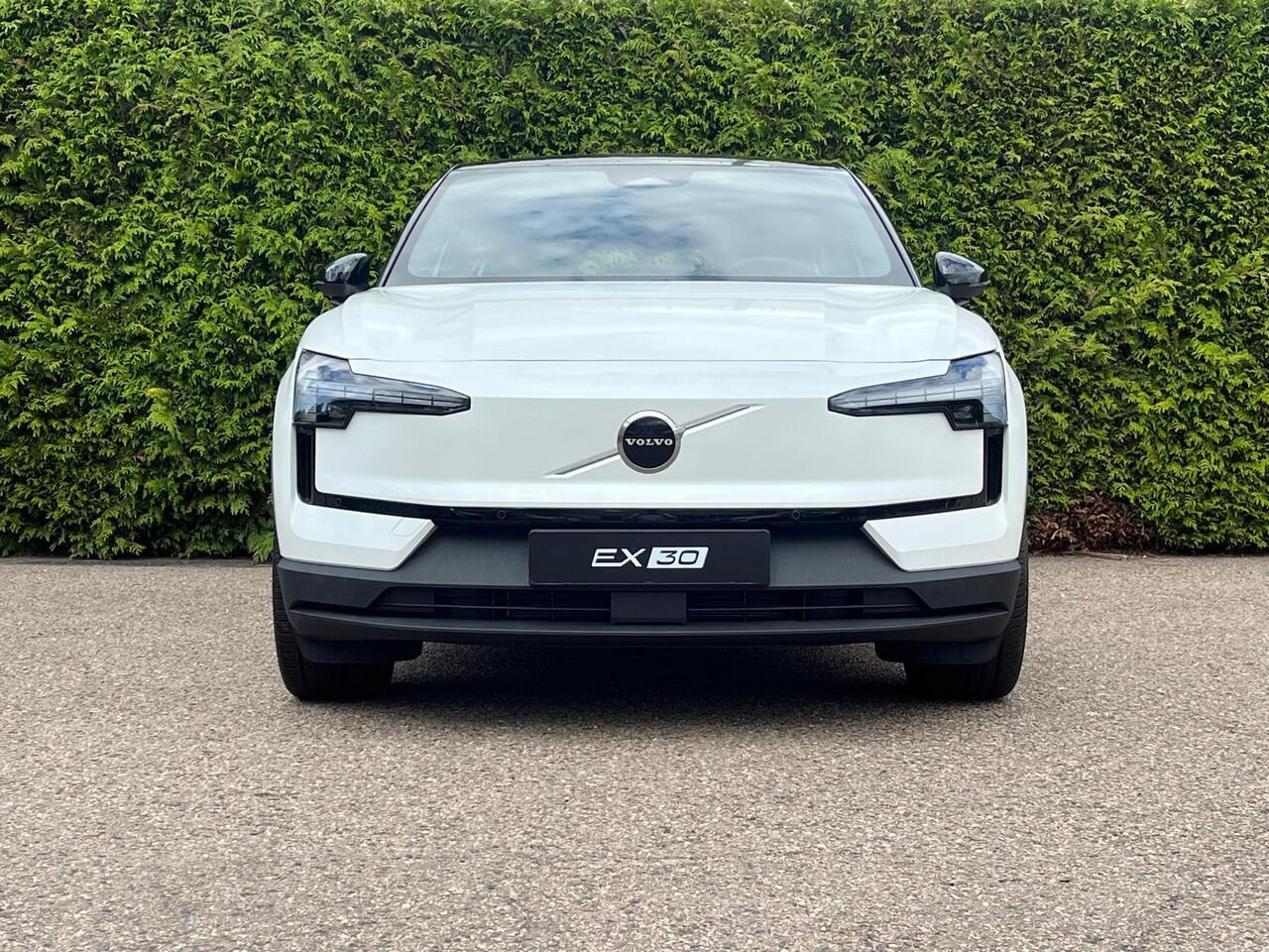 Volvo EX30 Single Motor Extended Range Plus 69 kWh | 20 inch Aero wielen | Nieuw uit voorraad | LAAGSTEPRIJS garantie