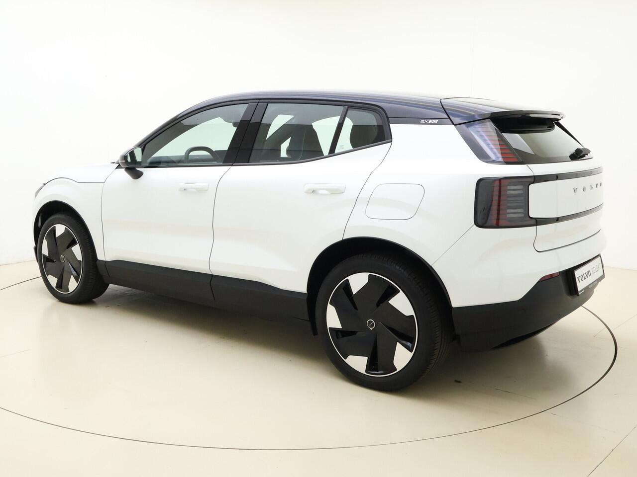 Volvo EX30 Extended Range Plus 69 kWh | BLIS | Keyless | H&K Audio | Adapt. Cruise | Camera | El. Achterklep