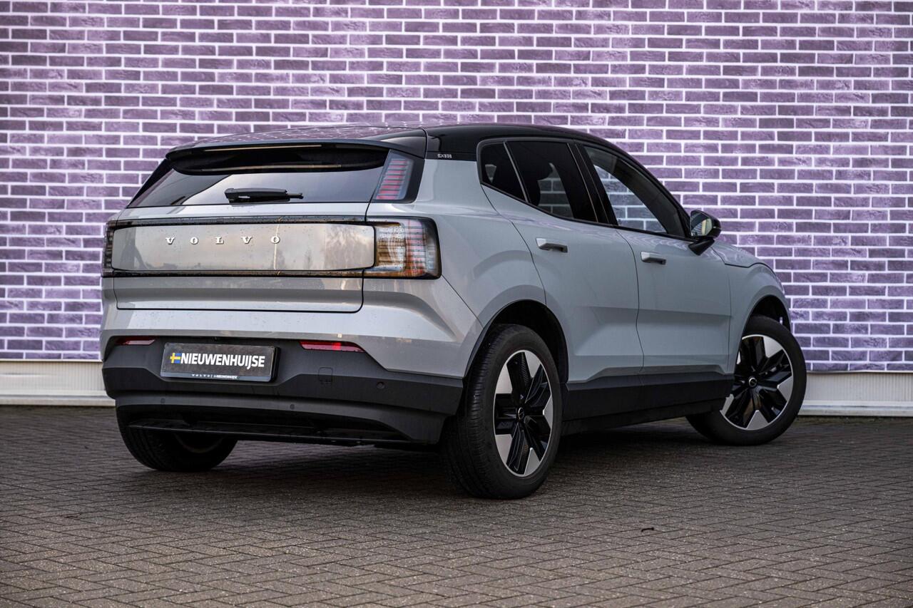 Volvo EX30 Single Motor Plus 51 kWh | Climate Pack | Stoel en Stuurverwarming | Keyless Entry | Zwart Dak | Adaptieve Cruise Control | Blis |