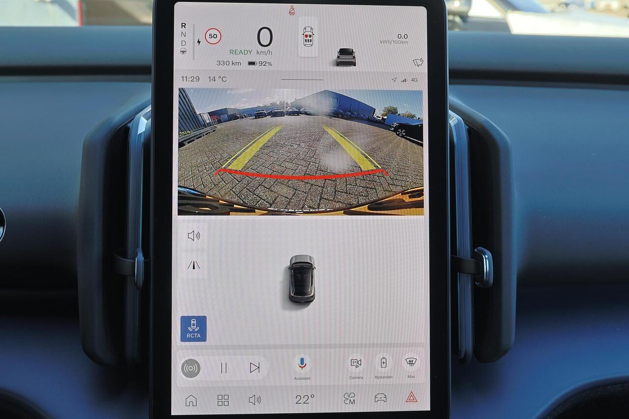 Volvo EX30 Extended Range Plus 69 kWh - Adaptive Cruise Control - Parkeercamera achter - Extra getint glas - 19' LMV