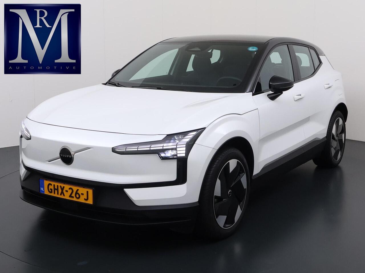 Volvo EX30 Twin Motor Performance Plus 69 kWh VAN: 36.900,- VOOR: 33.440,- UW EINDEJAARSVOORDEEL: 3.460,-| ELEKTRISCHE STOEL. | STOEL/ STUUR VERWARMING |VOLVO FABRIEKSGARANTIE|