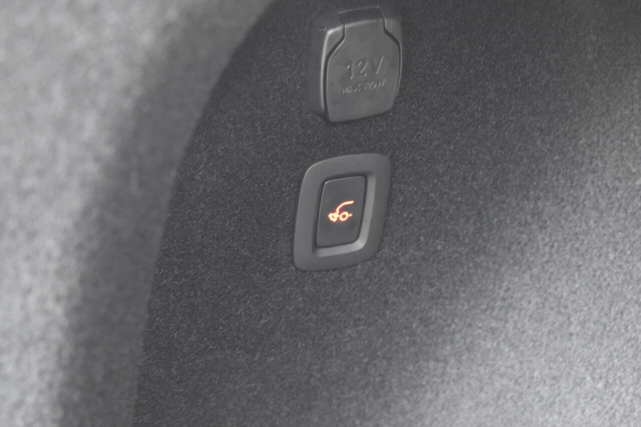 Volvo EX30 Extended Range 272PK Core 69 kWh | Trekhaak | SoH 98,5% | ACC | BLIS | Camera | 18"LMV |