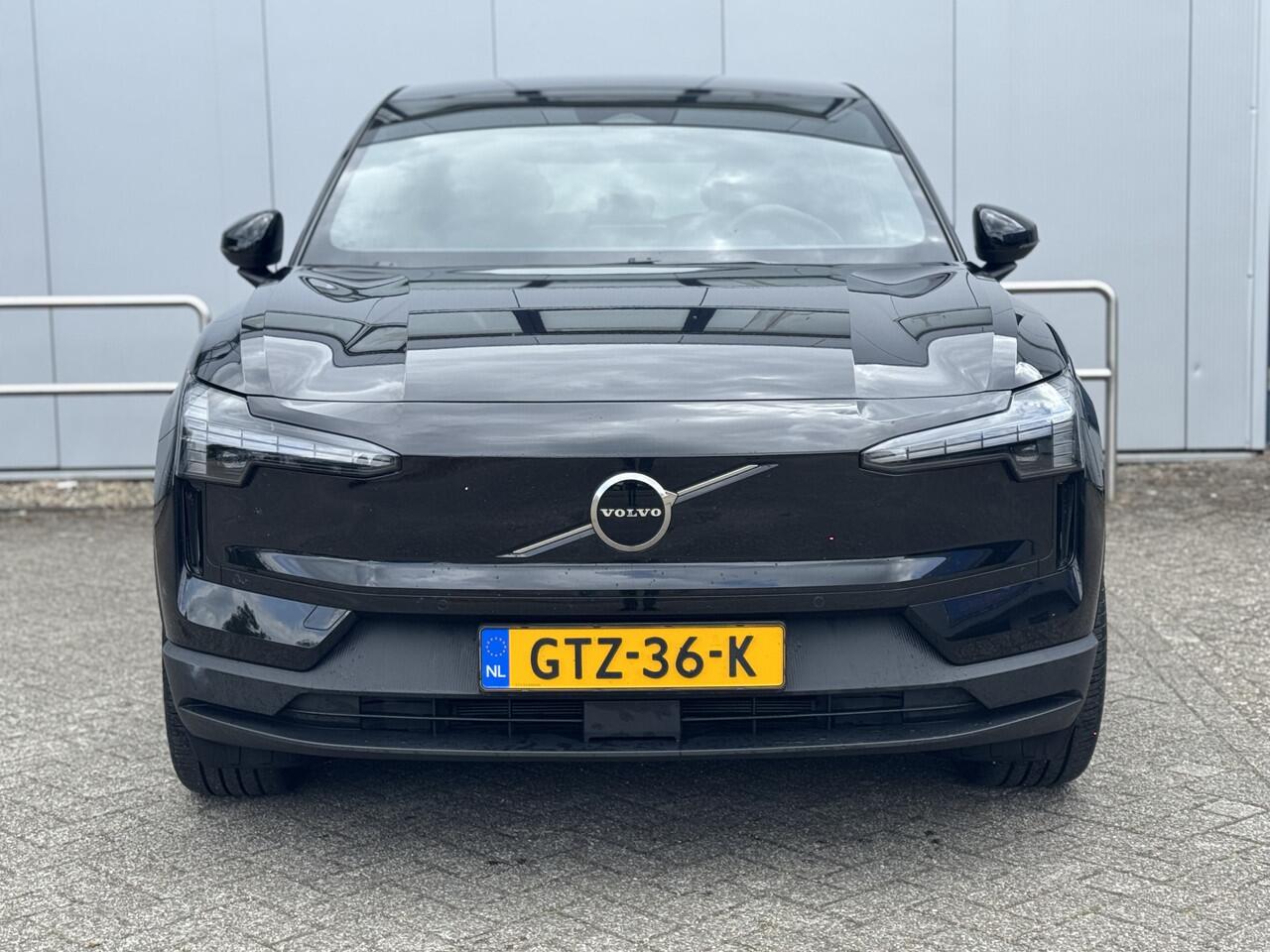 Volvo EX30 Single Motor Extended Range Plus 69 kWh Extra getint glas | Verwarmbare voorstoelen | 20 inch