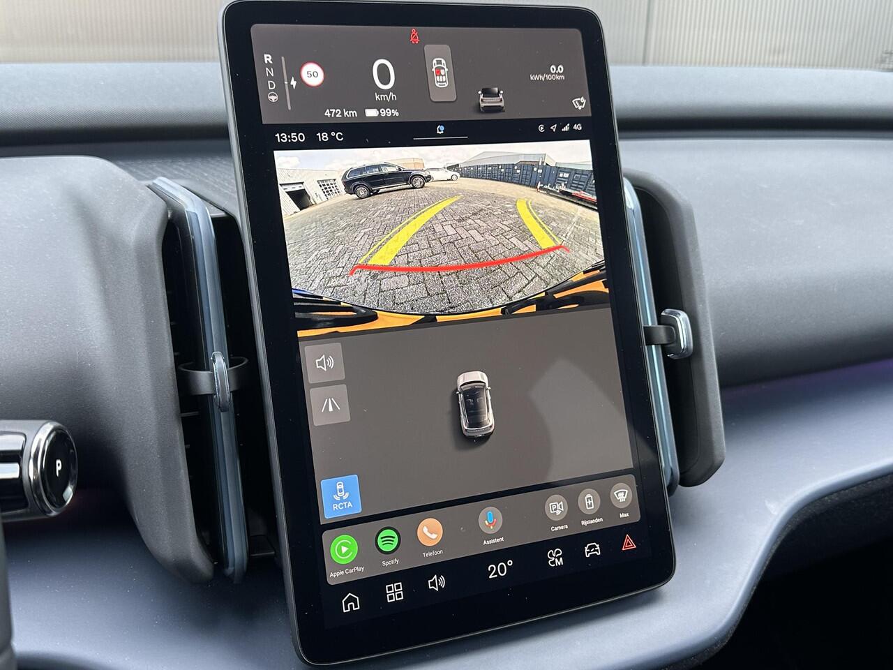 Volvo EX30 Single Motor Extended Range Plus 69 kWh / Harman/Kardon / adaptive cruise / elek. kofferbak / extra getint glas / range 475 km