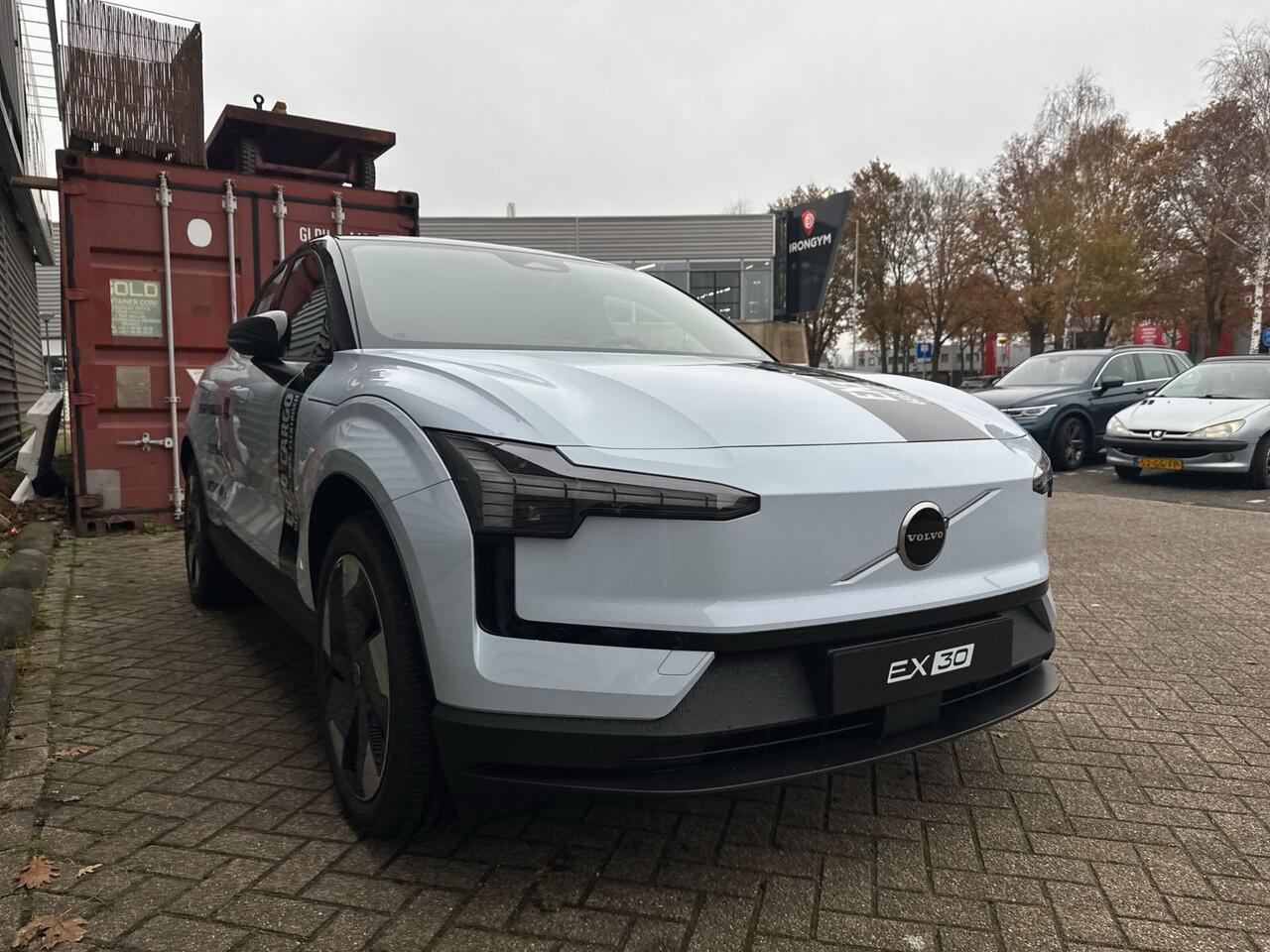 Volvo EX30 Extended Range Plus 69 kWh / Volvo EX30 Cargo Bedrijfsauto /