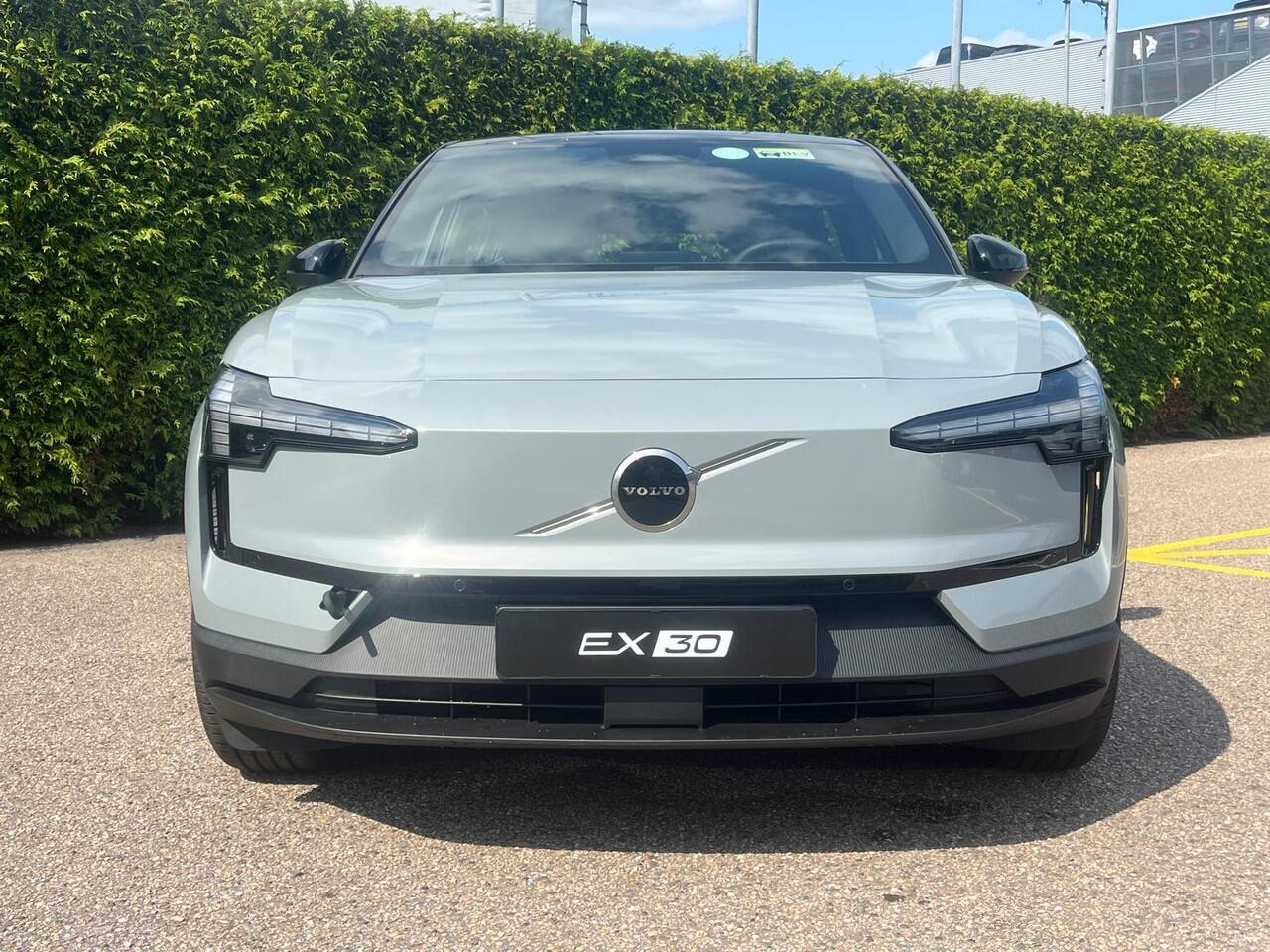 Volvo EX30 Single Motor Plus 51 kWh | nieuw uit voorraad | LAAGSTEPRIJS garantie |