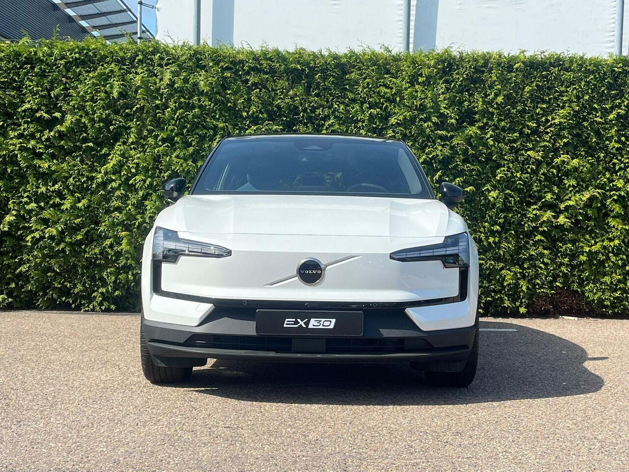 Volvo EX30 Single Motor Extended Range Plus 69 kWh | Getinte Ramen | nieuw uit voorraad | LAAGSTEPRIJS garantie