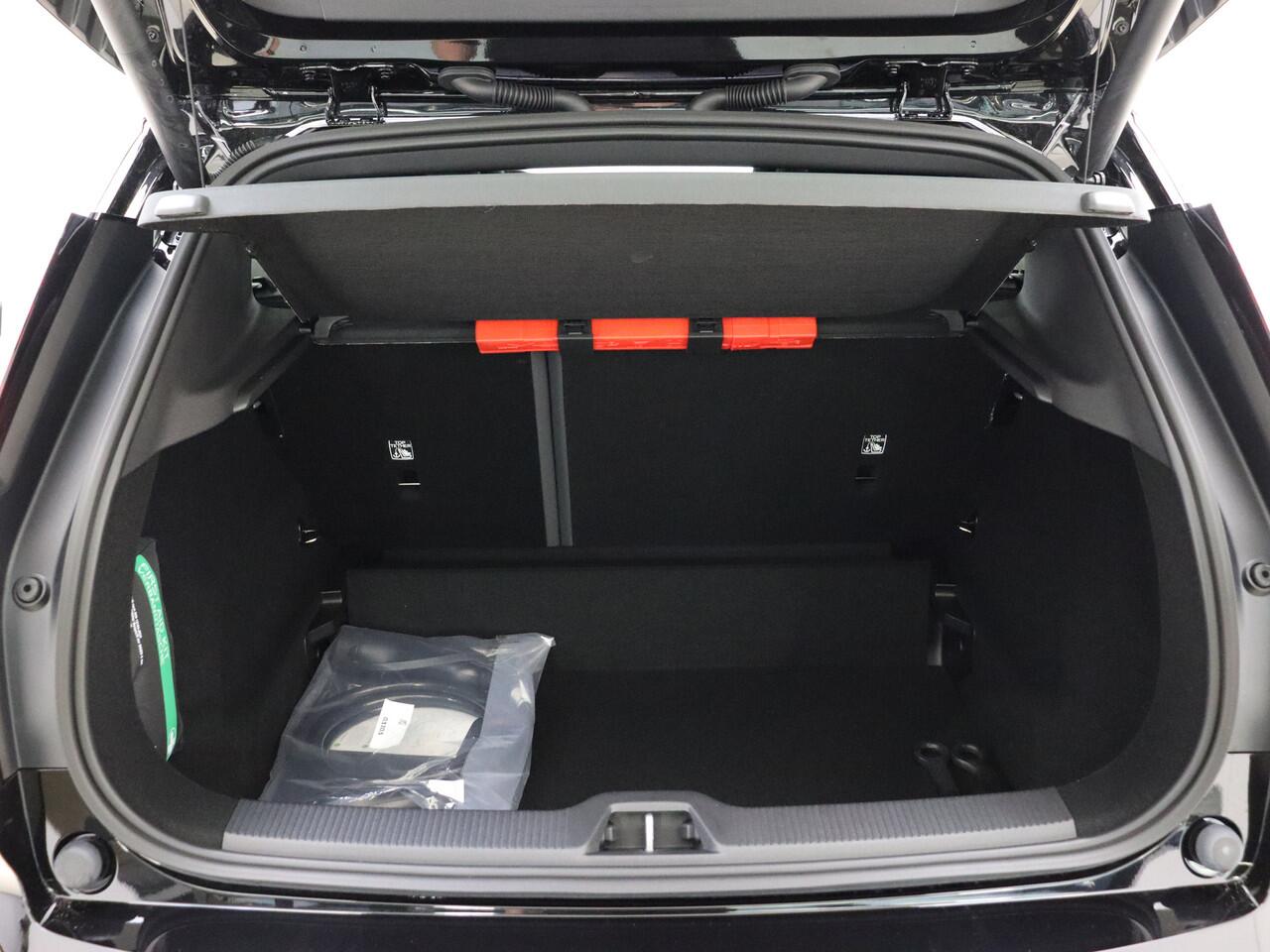 Volvo EX30 Extended Range Plus / DEMO DEAL / Getint glas / Adapt. Cruise / BLIS / Harman&Kardon / Keytag / PDC + Camera / El. Achterklep /