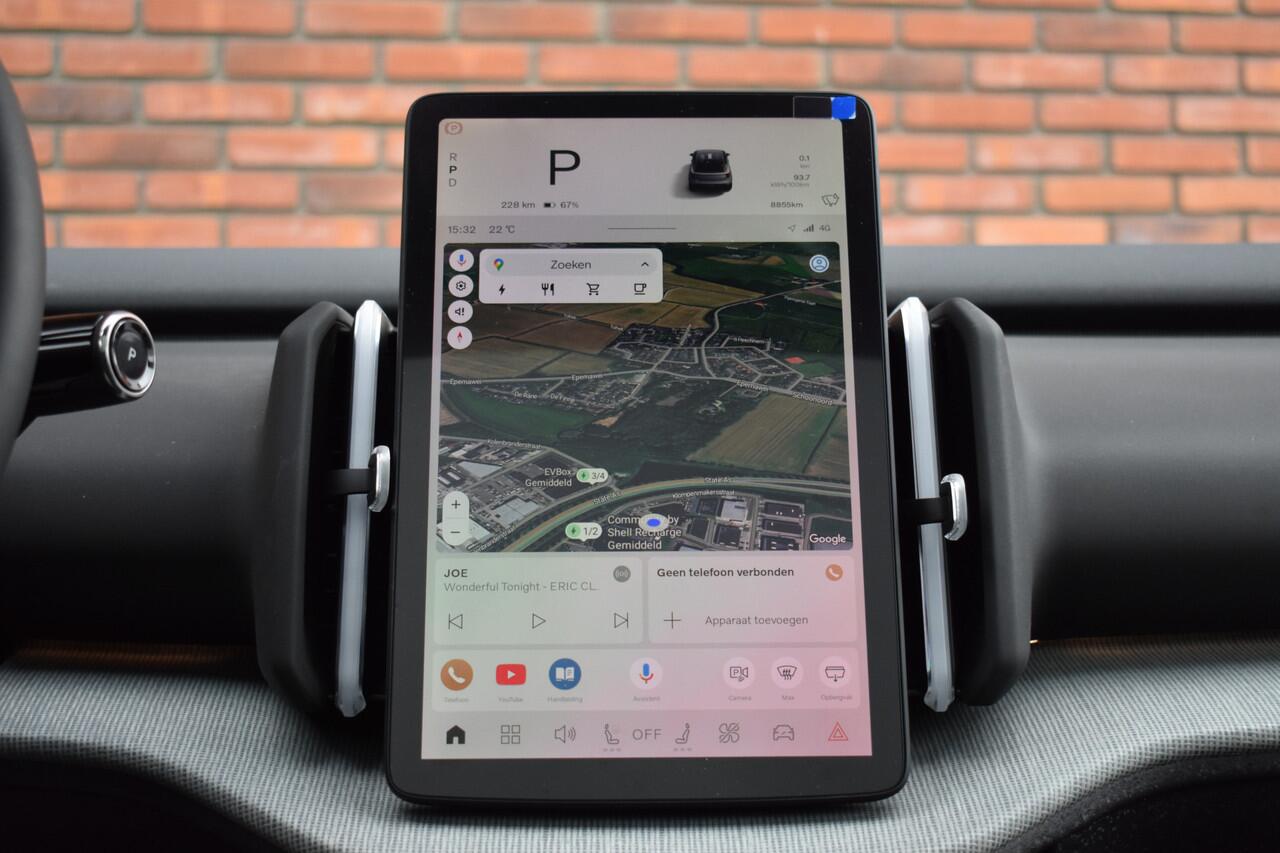 Volvo EX30 Twin Motor Performance 428PK Ultra | Full Options | 20'' | Climate | Getint glas | Black/Yellow Pack |