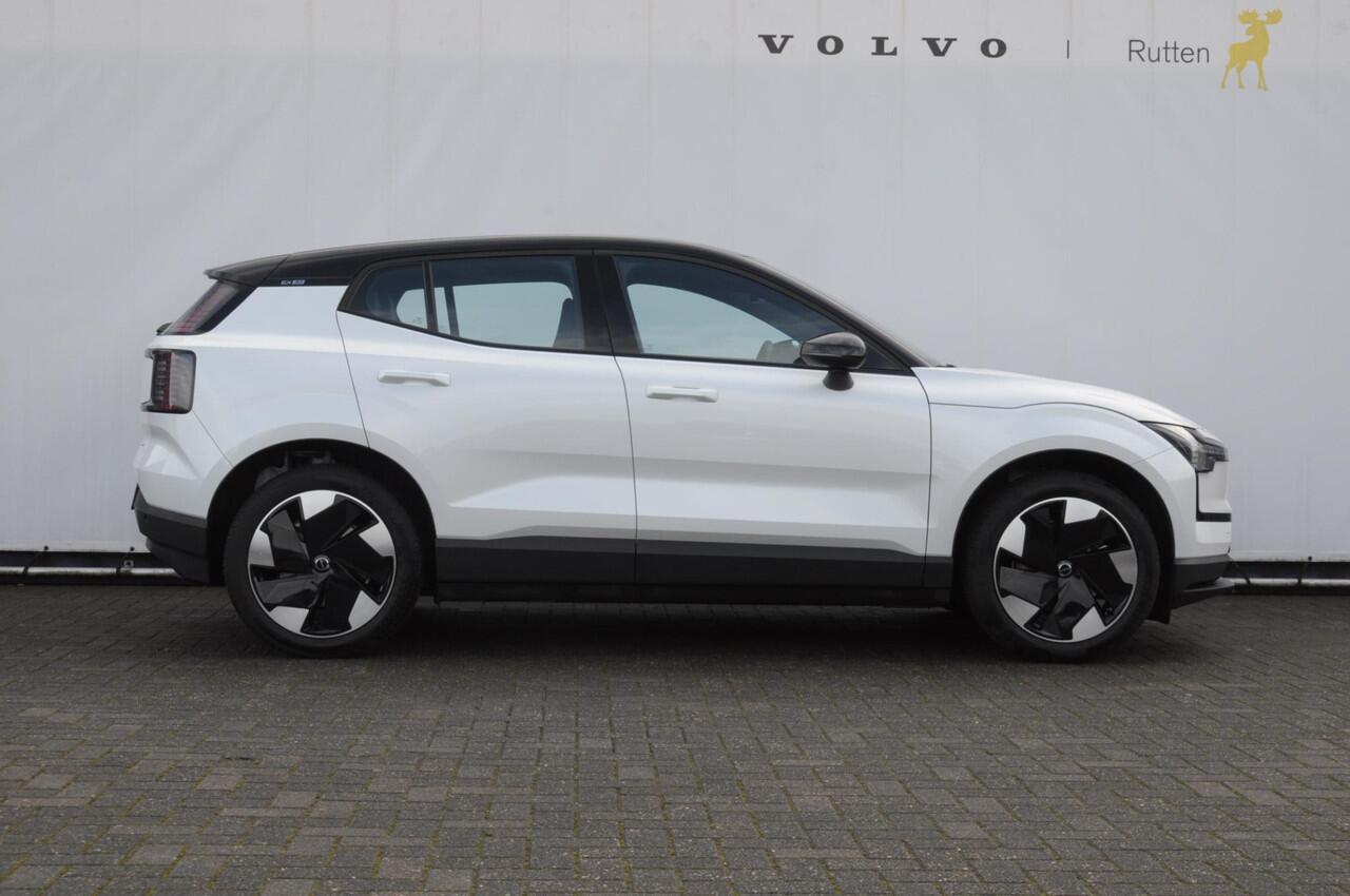 Volvo EX30 272PK Ext. Range Plus / Adaptieve Cruise Control/ Dodehoek Detectie / Parkeersensoren voor en achter/ Achteruitrijcamera/ Warmtepomp/ Google Services/
