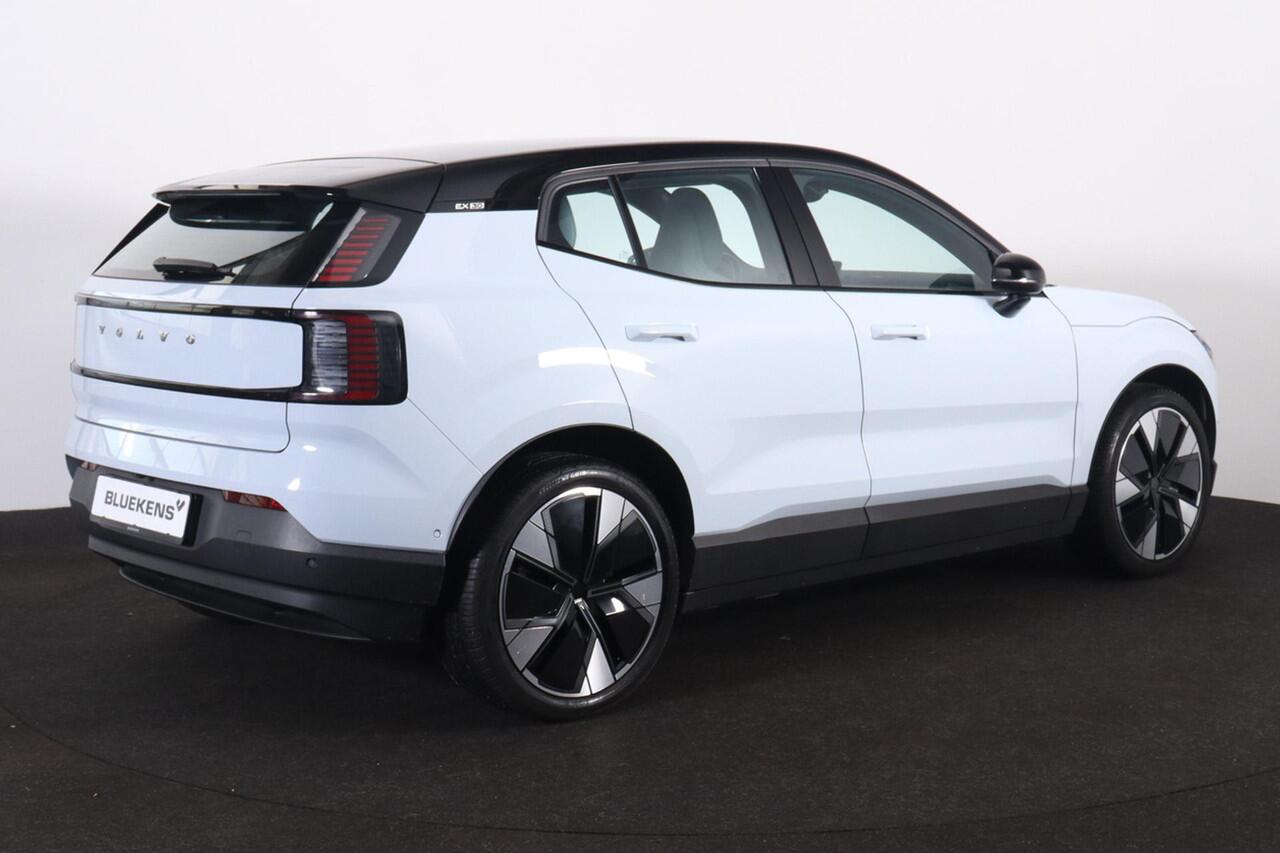 Volvo EX30 Twin Motor Ultra 69 kWh - IntelliSafe Assist & Surround - 360° camera - Voorstoelen elektrisch verstelbaar - Verwarmde voorstoelen & stuur - Panoramadak - Parkeersensoren voor & achter - Draadloze tel. lader - 20' LMV