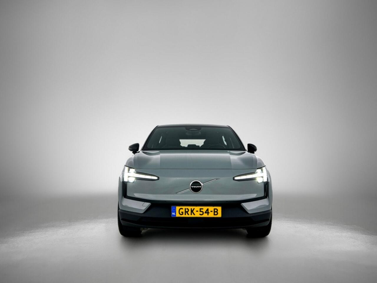 Volvo EX30 Extended Range Plus | Pine | Trekhaak | Climate Pack |