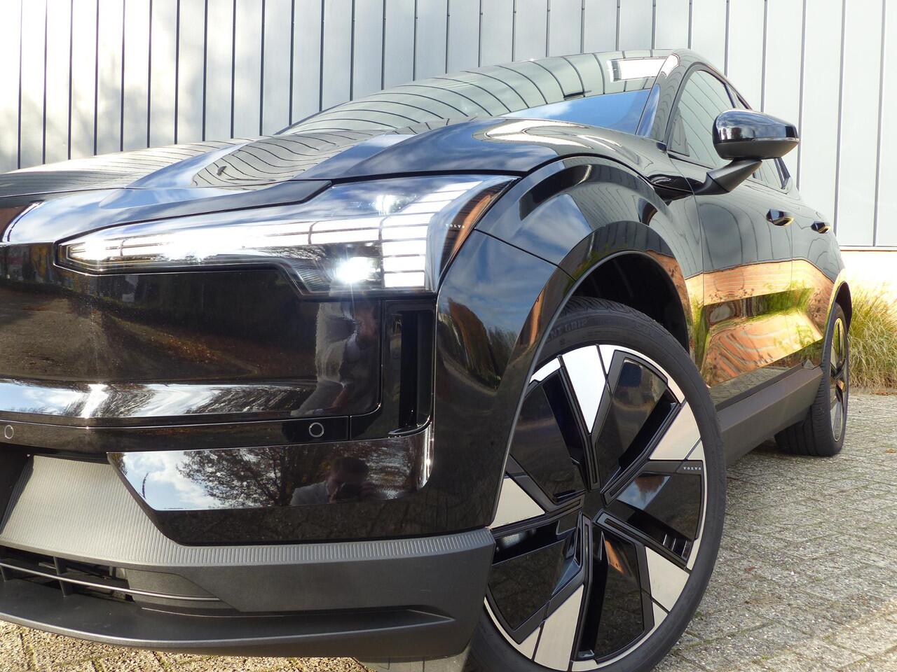 Volvo EX30 Single Motor Extended Range Plus 69 kWh |Climate| 20 inch|