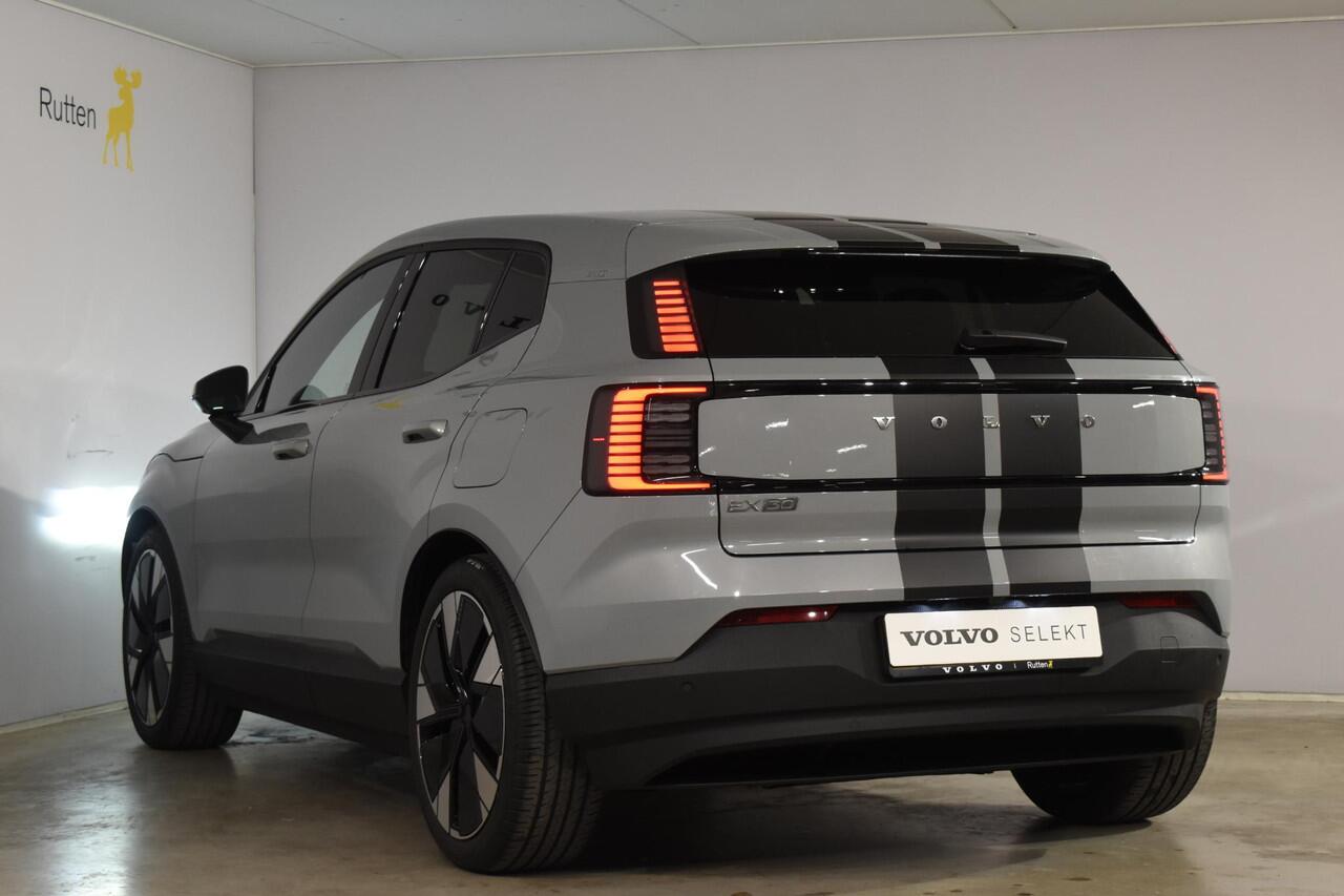 Volvo EX30 272PK Single Motor Extended Range Core / Adaptieve Cruise Control/ Climate Pack / Extra getint glas / Dodehoek Detectie / Parkeersensoren/ Achteruitrijcamera/ Warmtepomp/ Google Services/