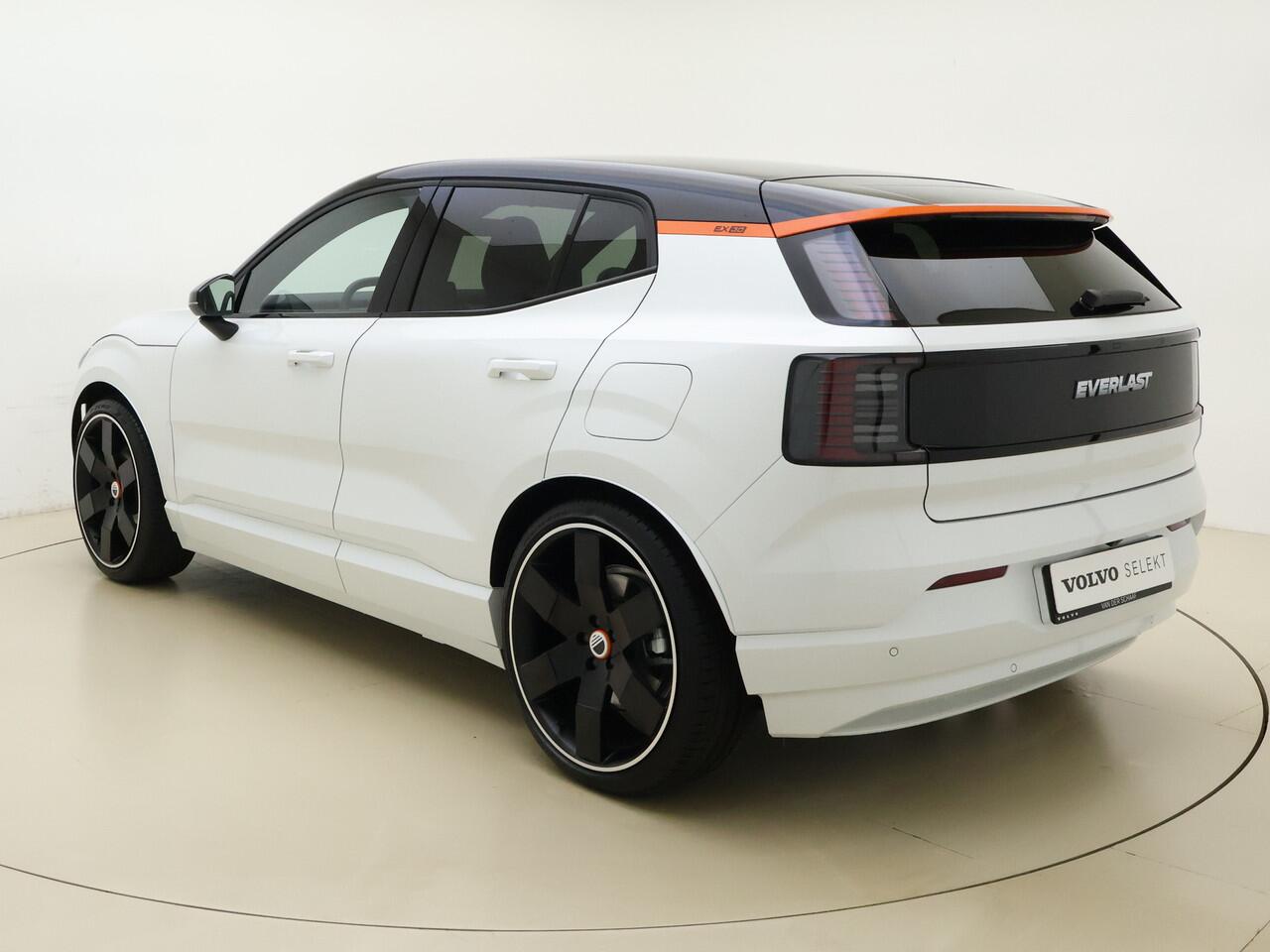 Volvo EX30 - EVERLAST - Extended Range Plus / 21" Block spoke satin black / Eibach verlagingsset / Getint glas / Stoel + Stuurwiel Verwarming /