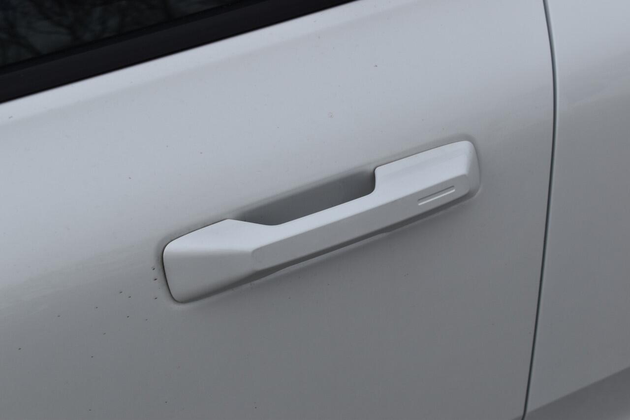 Volvo EX30 Extended Range Plus 69 kWh | ACC | Blis | H&K | Camera | 19"LMV | Elektr. klep