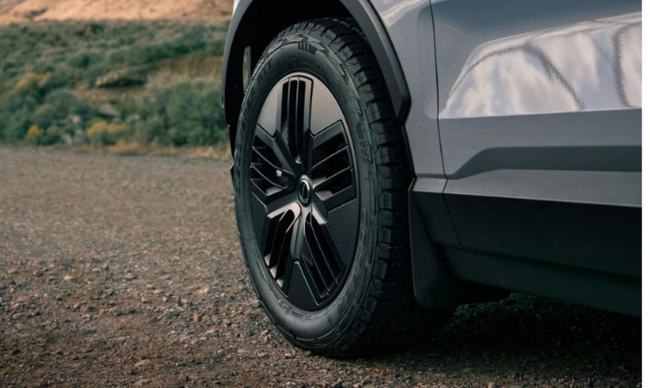 Volvo EX30 Cross Country 428PK Automaat Twin Performance Ultra / Cross Country Experience-pakket/ Adaptieve cruise control/ Panoramadak/ BLIS/ Parkeersensoren met 360 camera / Getint Glas / Stoel en stuurwielverwarming / Elektrische stoelen / Apple carplay / Elektri