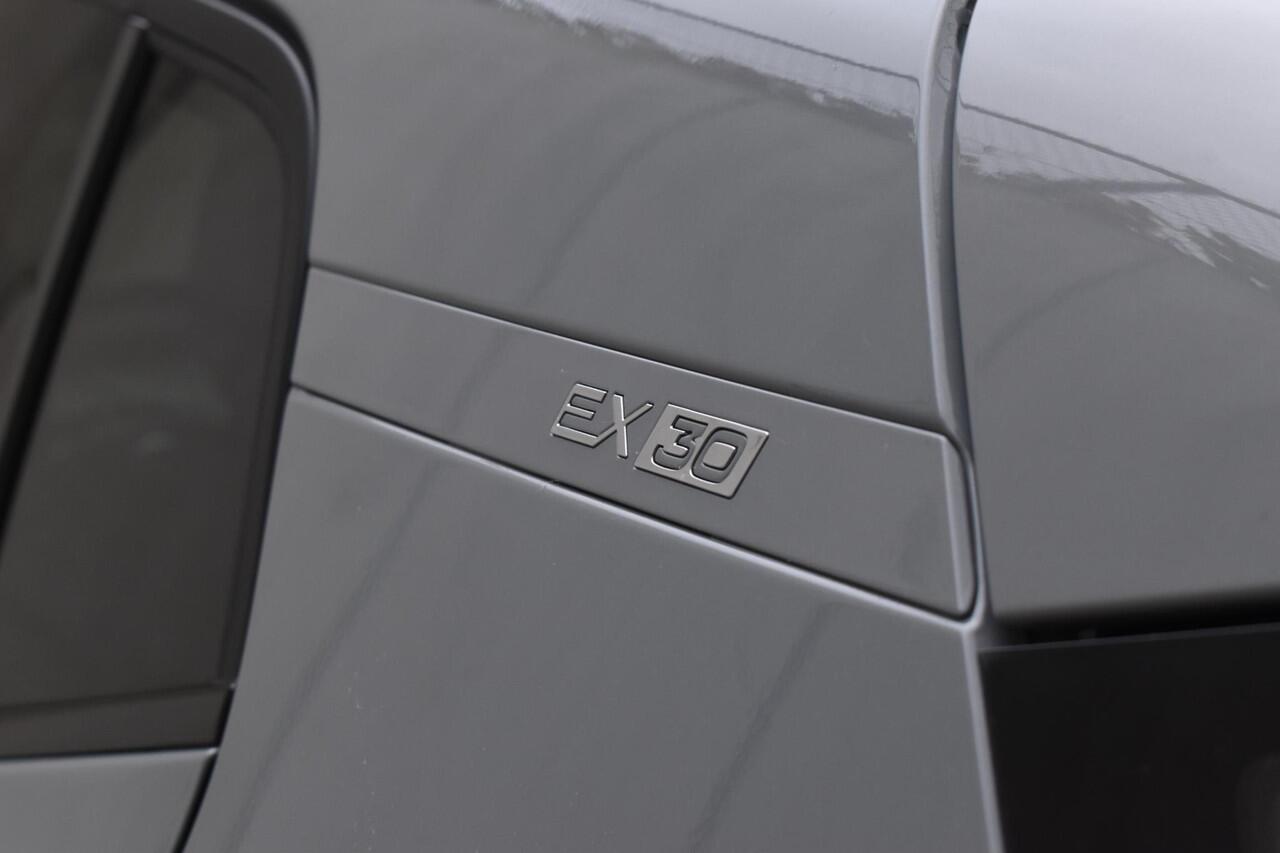 Volvo EX30 272PK Single Motor Extended Range Core / Adaptieve Cruise Control/ Climate Pack / Extra getint glas / Dodehoek Detectie / Parkeersensoren/ Achteruitrijcamera/ Warmtepomp/ Google Services/