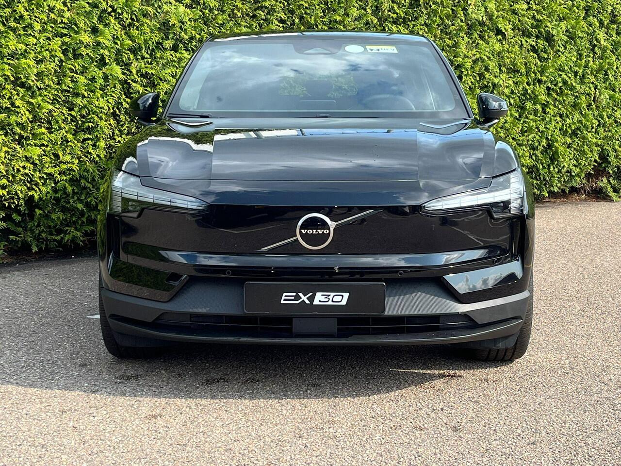 Volvo EX30 Single Motor Extended Range Plus 69 kWh | nieuw uit voorraad | LAAGSTEPRIJS garantie