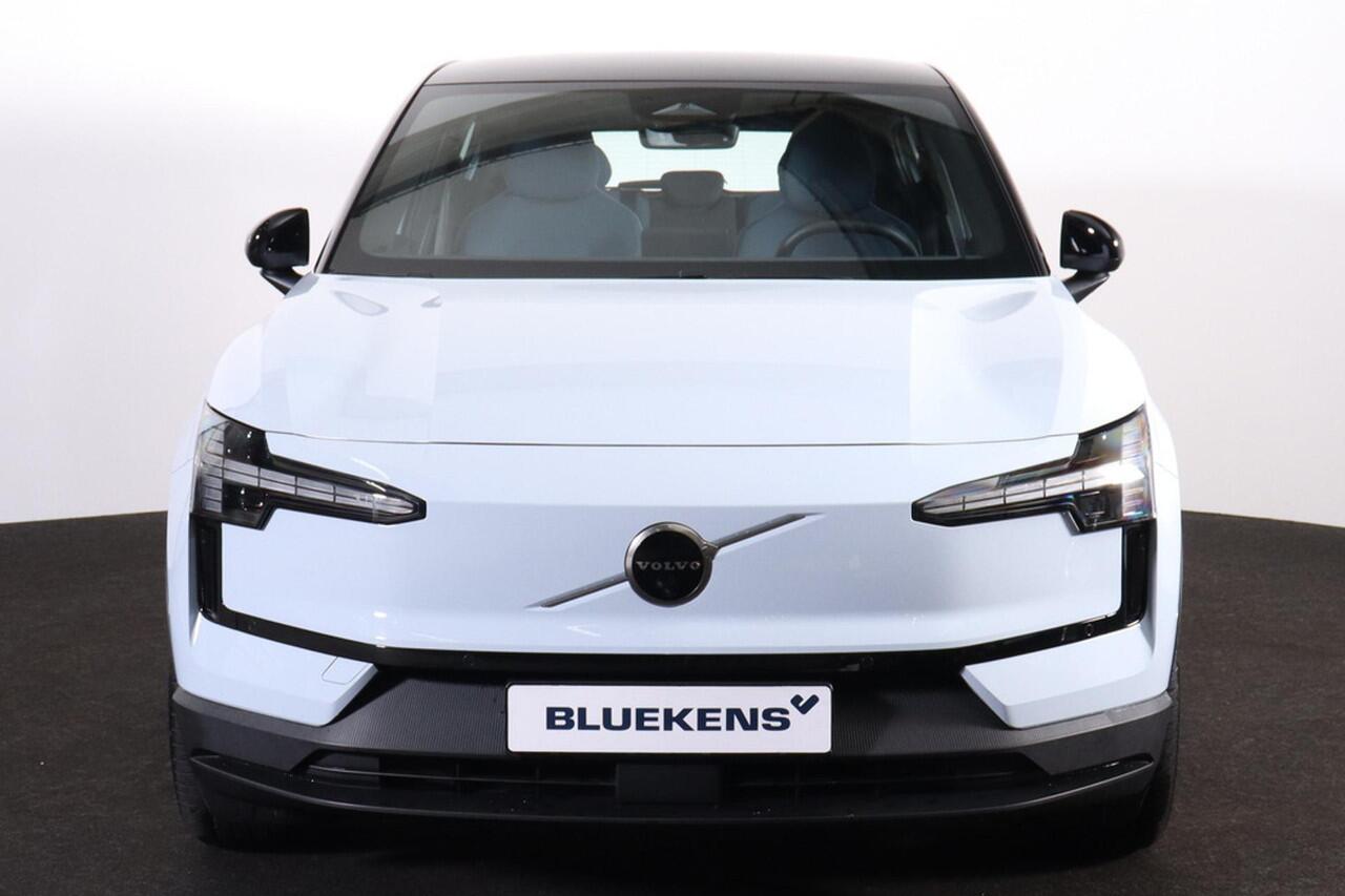 Volvo EX30 Extended Range Ultra 69 kWh - IntelliSafe Assist - Parkeersensoren voor & achter - Elektr. bedienb. bestuurdersstoel met geheugen - 19' LMV