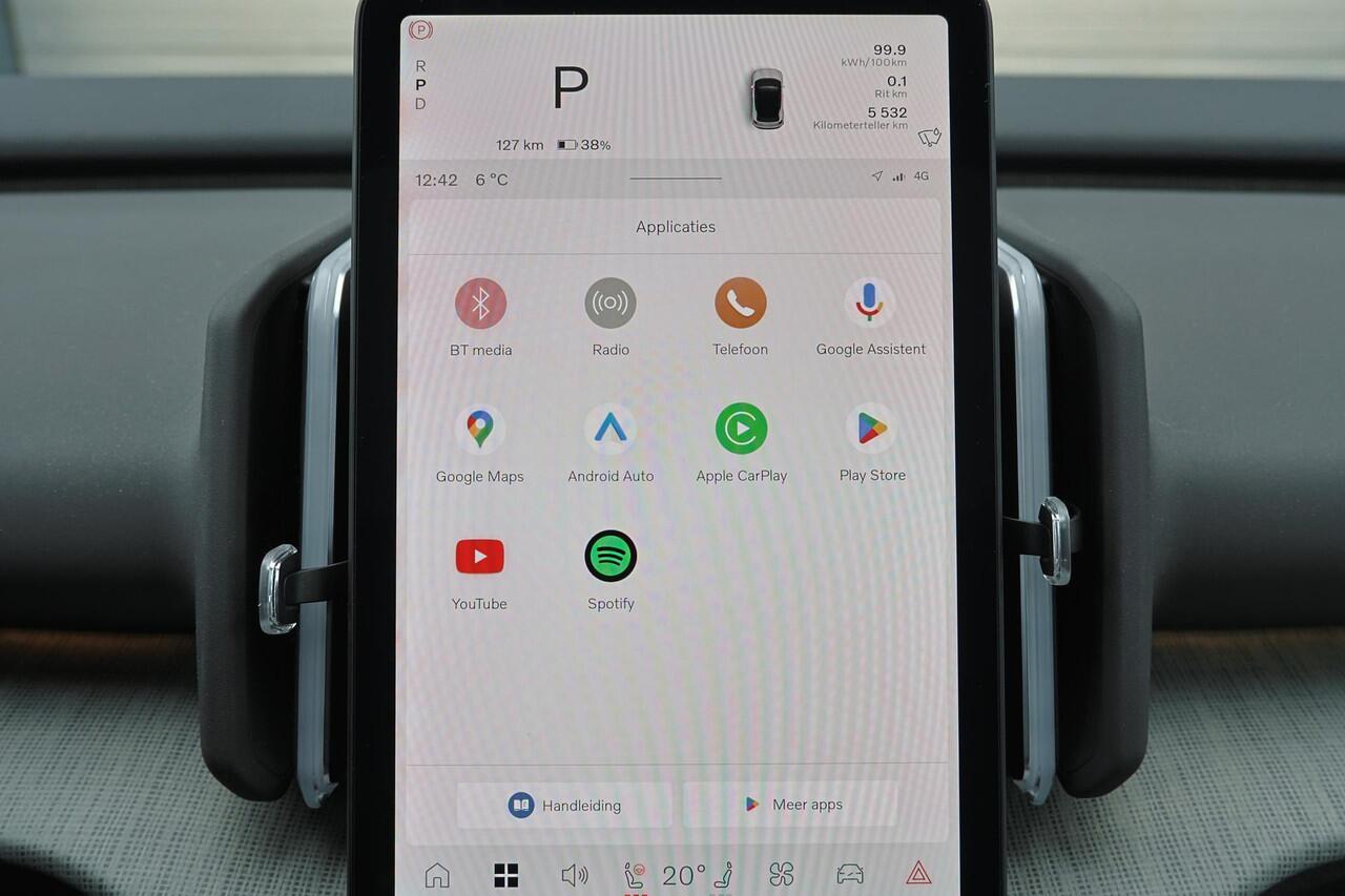 Volvo EX30 Twin Motor Performance Ultra Europa Sport - Verwarmbare voorstoelen - Verwarmbaar stuur - Panoramisch dak - 20' LMV - Adaptive Cruise Control - Pilot Assist - BLIS dodehoekassistentie - Harman Kardon premium audio - Keyless Drive - Elektr. bedienbare acht