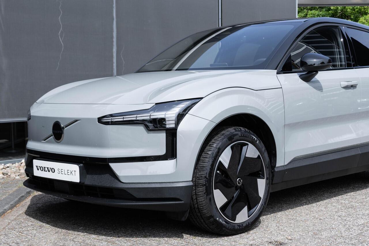 Volvo EX30 Single Motor Extended Range Plus 69 kWh | Getint Glas Achter | Pine Interieur | Adaptieve Cruise Control | Keyless Entry | Parkeersensoren | Dodehoekdetectie Met Correctie | Apple Carplay/Android Auto | Rijstrooksensor Met Correctie