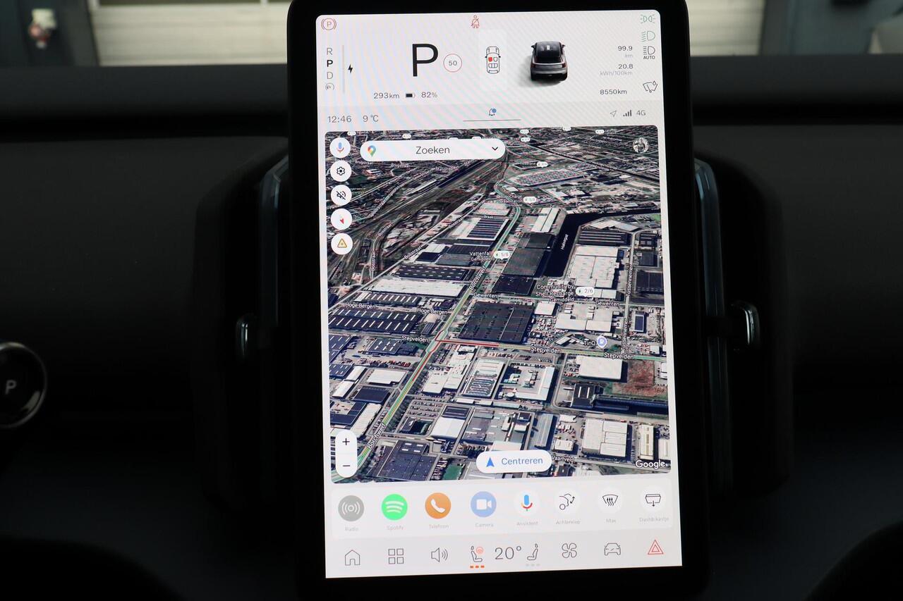 Volvo EX30 Single Motor Extended Range Plus 69 kWh - Adaptive Cruise Control - Climate pack - Parkeercamera achter - Elektrisch bedienbare voorstoelen - Verwarmde voorstoelen & stuur - Parkeersensoren voor & achter - Draadloze tel. lader - Extra getint glas - 20' LM