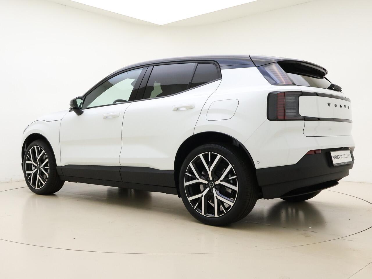 Volvo EX30 Twin Motor Performance Ultra Europa Sport / WOOL BLEND / 20" 5-Y-SPAAKS / BLACK PACK / GETINT GLAS /