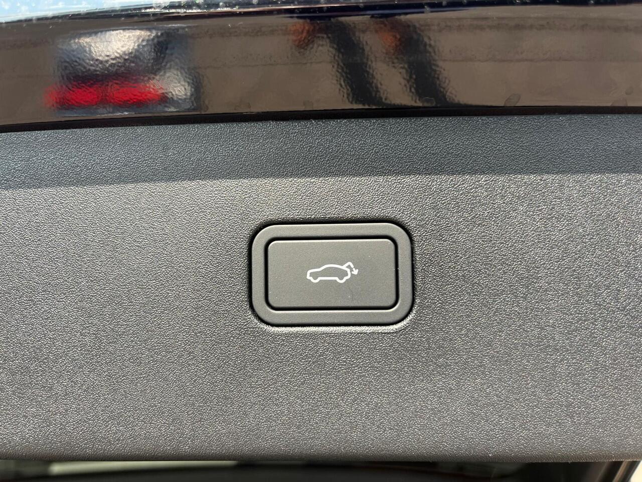 Volvo EX30 Single Motor Extended Range Plus 69 kWh | 20 inch Aero wielen | Nieuw uit voorraad | LAAGSTEPRIJS garantie