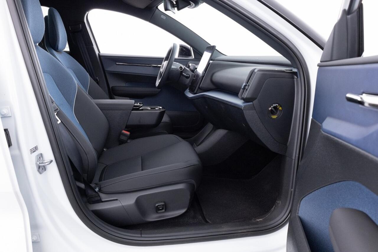 Volvo EX30 Twin Motor Performance Ultra 69 kWh ? 1e Eigenaar