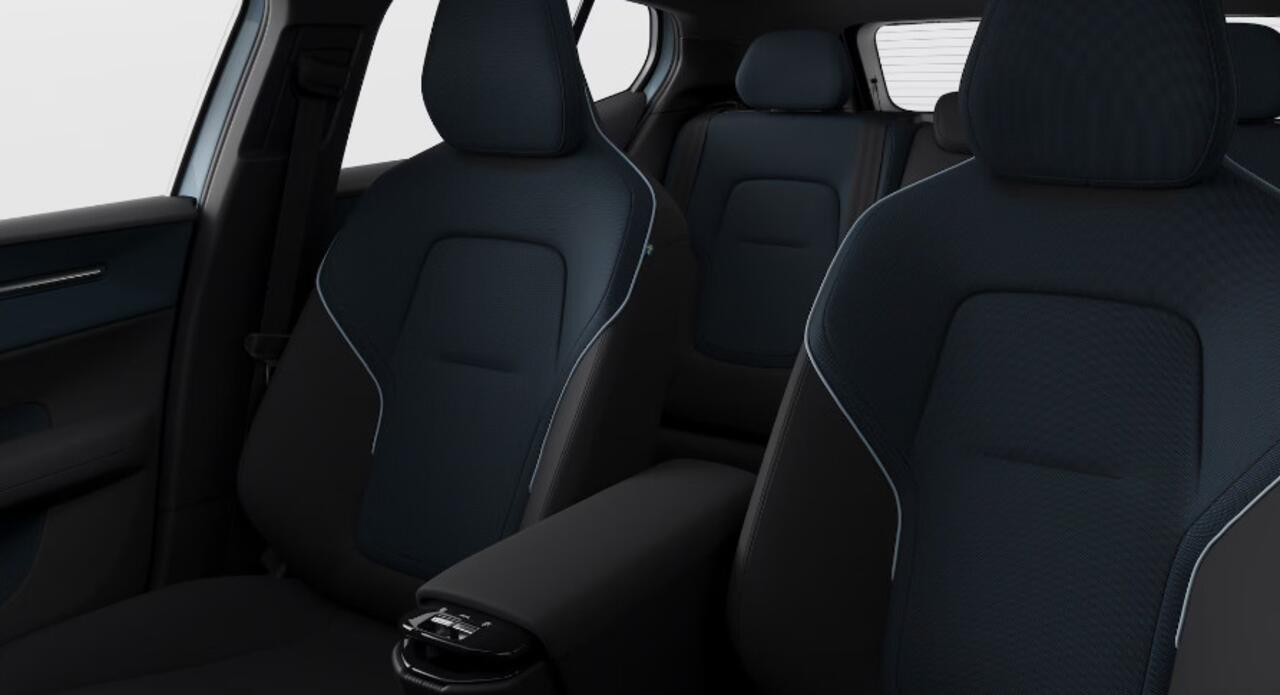 Volvo EX30 272PK Ext. Range Plus / Adaptieve Cruise Control/ Dodehoek Detectie / Parkeersensoren voor en achter/ Achteruitrijcamera/ Warmtepomp/ Google Services/