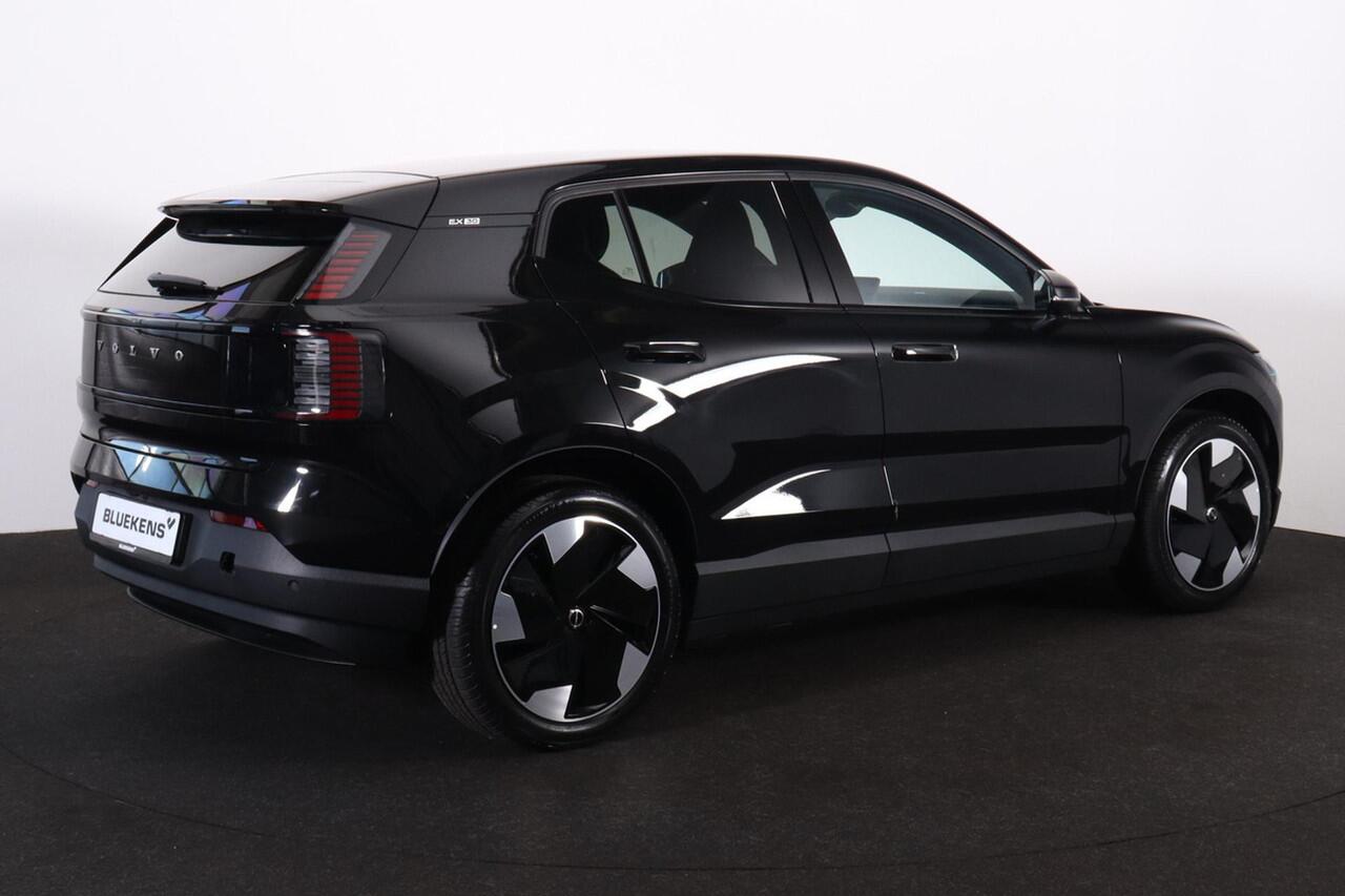 Volvo EX30 Extended Range Plus 69 kWh - Adaptive Cruise Control - Parkeercamera achter - Parkeersensoren - Extra getint glas - 19' LMV