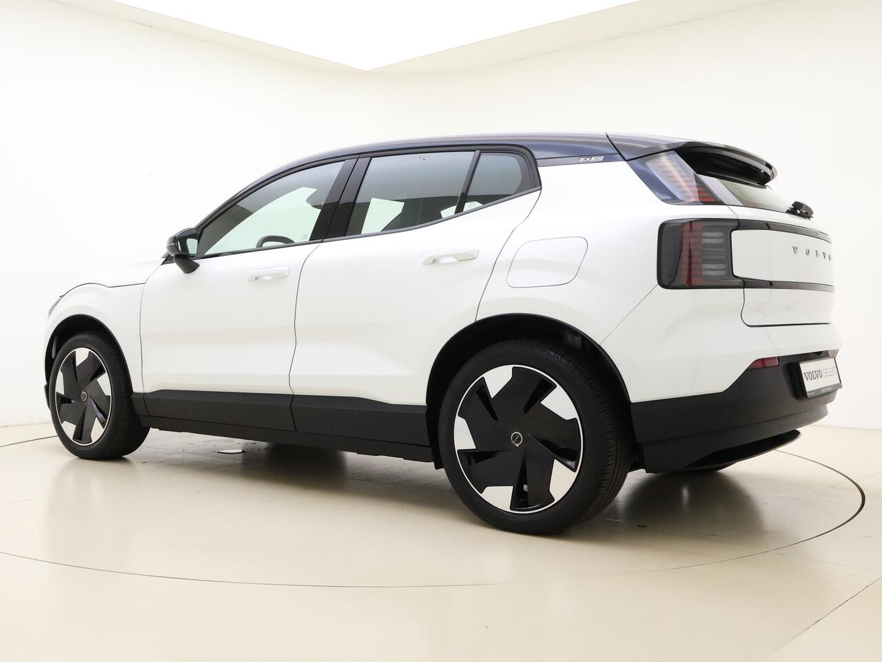 Volvo EX30 Extended Range Plus 69 kWh | BLIS | Keyless | H&K Audio | Adapt. Cruise | Camera | El. Achterklep |