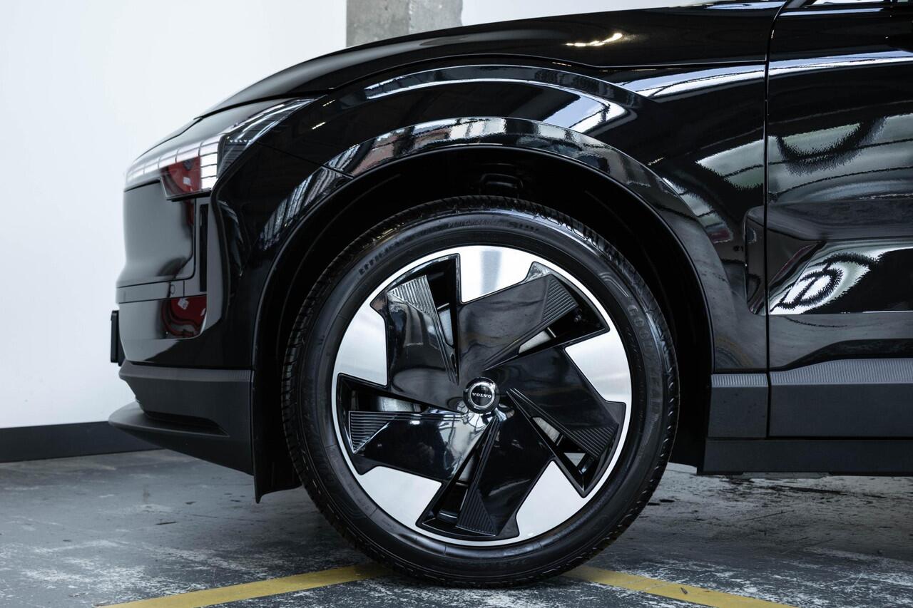 Volvo EX30 Single Motor Extended Range Plus 69 kWh | Incl. Volvo Verlengde garantie | Harman Kardon premium audio | Google infotainment | Warmtepomp | Brake Assist system | Parkeer sensoren voor + achter | Parkeercamera | Volvo on Call | Keyless entree