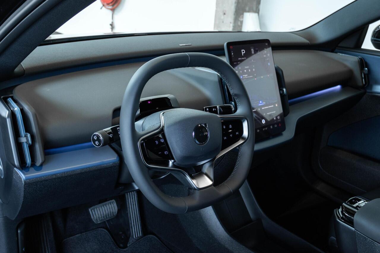 Volvo EX30 Single Motor Extended Range Plus 69 kWh | | Getint Glas Achter | Adaptieve Cruise Control | Keyless Entry | Parkeersensoren | Dodehoekdetectie Met Correctie | Apple Carplay/Android Auto | Rijstrooksensor Met Correctie