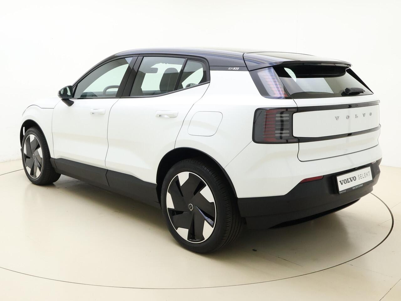 Volvo EX30 Extended Range Plus 69 kWh | BLIS | Keyless | H&K Audio | Adapt. Cruise | Camera | El. Achterklep |