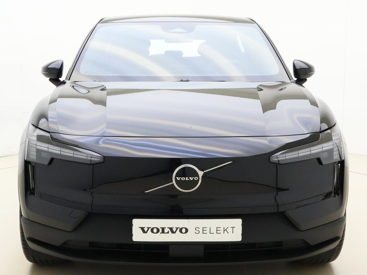 Volvo EX30 Extended Range Plus / NIEUW / DIRECT LEVERBAAR / 20'' / METALLIC LAK / ACC / BLIS / ELEKTR. ACHTERKLEP /