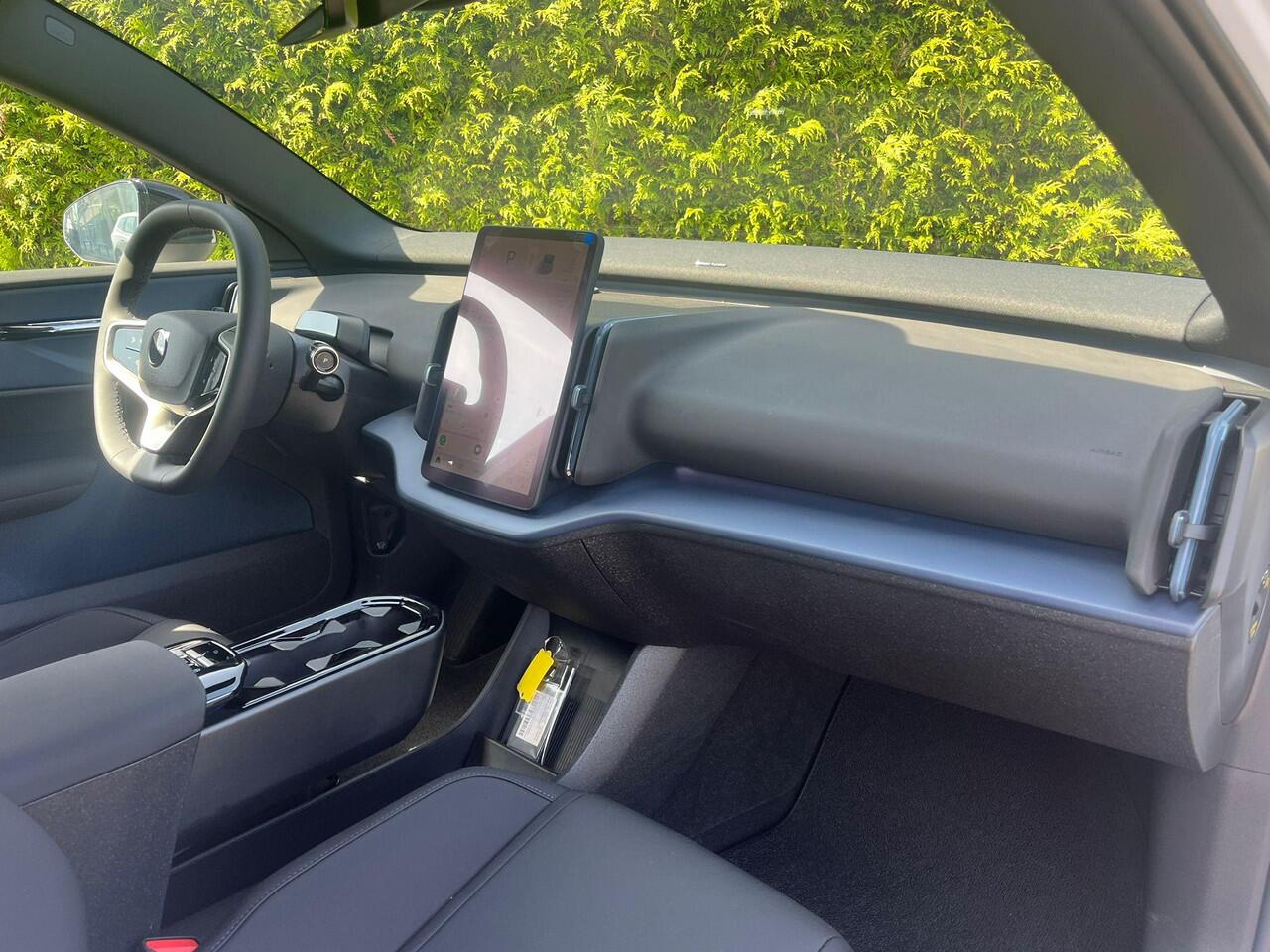 Volvo EX30 Single Motor Extended Range Plus 69 kWh | Getinte Ramen | nieuw uit voorraad | LAAGSTEPRIJS garantie