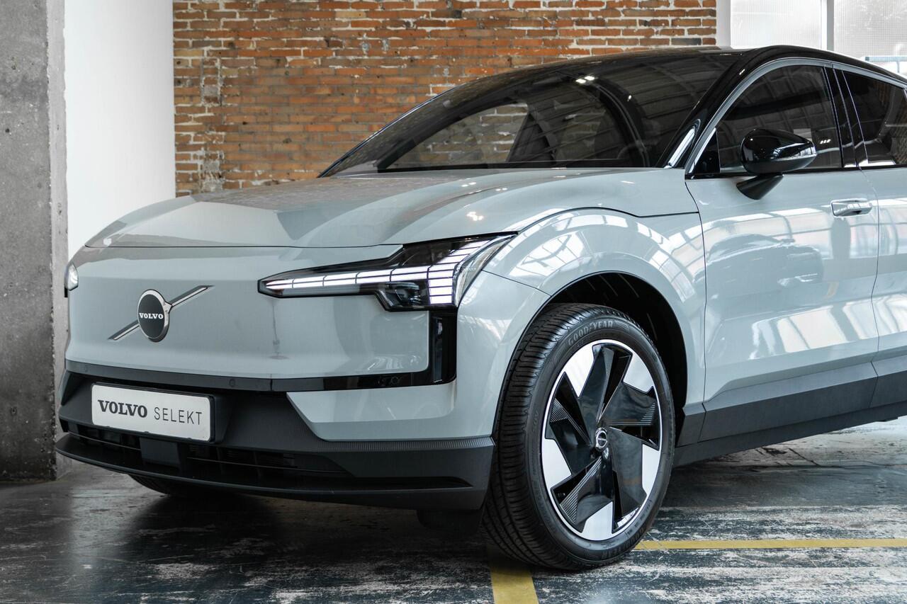 Volvo EX30 Single Motor Extended Range Plus 69 kWh | | Getint Glas Achter | Adaptieve Cruise Control | Keyless Entry | Parkeersensoren | Dodehoekdetectie Met Correctie | Apple Carplay/Android Auto | Rijstrooksensor Met Correctie