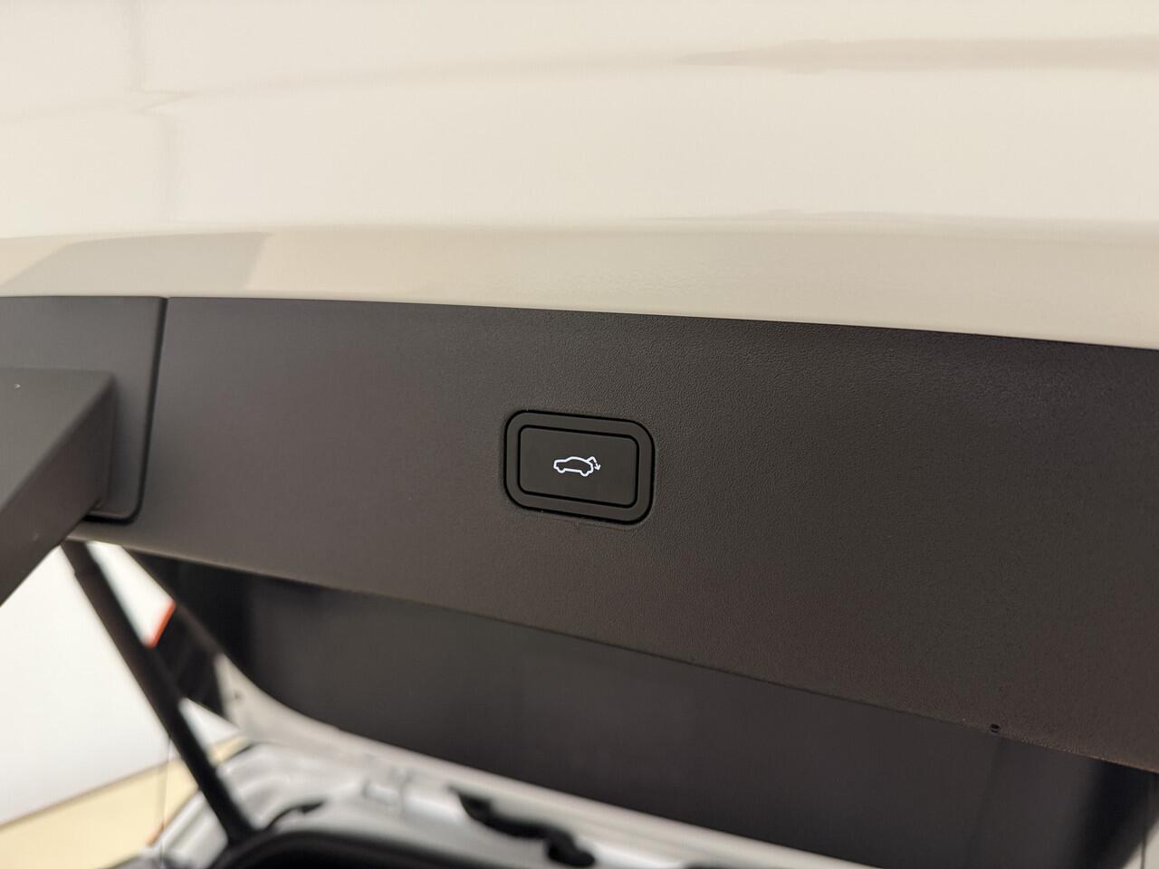 Volvo EX30 - EVERLAST - Extended Range Plus / 21" Block spoke satin black / Eibach verlagingsset / Getint glas / Stoel + Stuurwiel Verwarming /