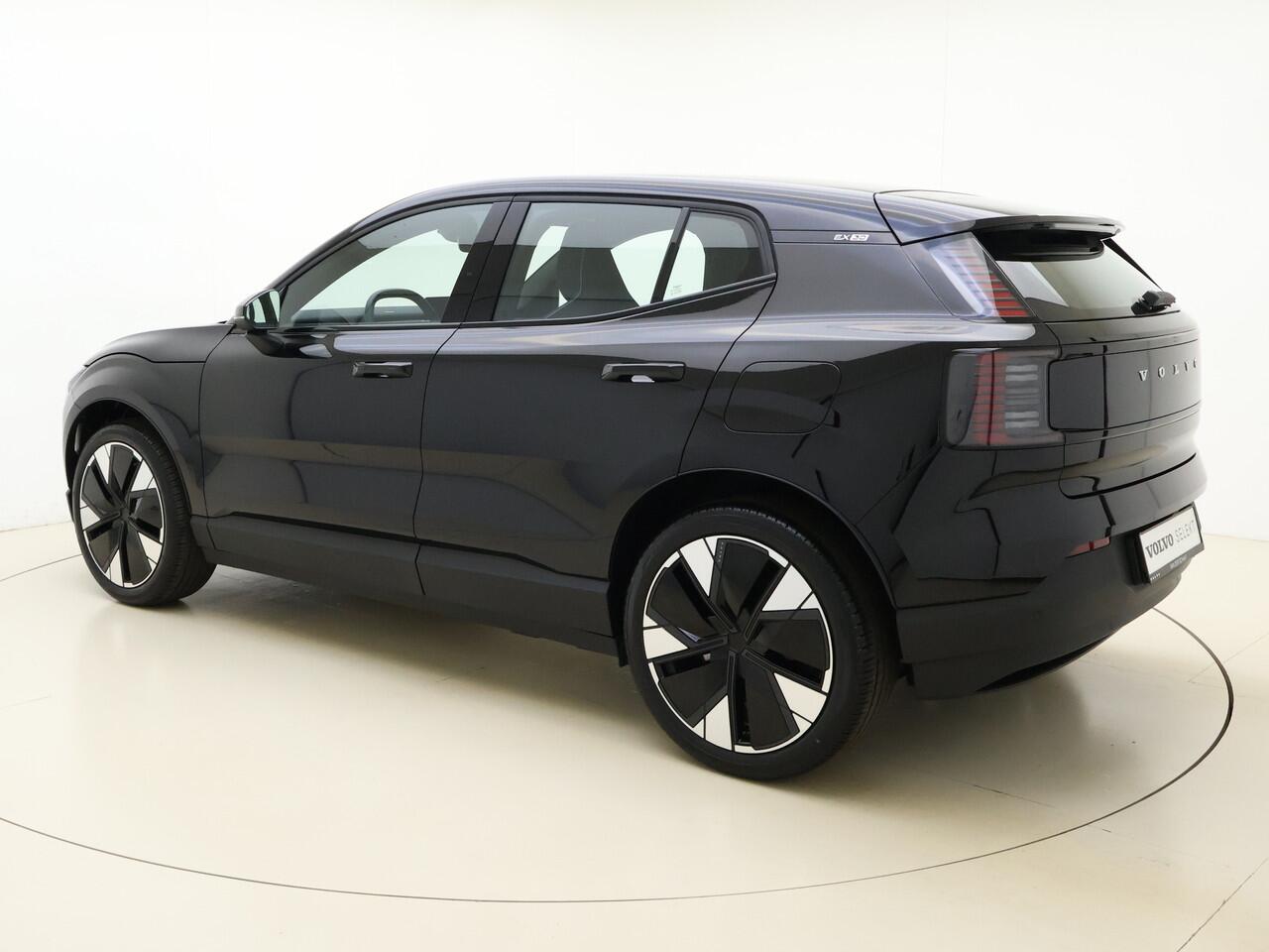 Volvo EX30 Extended Range Plus / NIEUW / DIRECT LEVERBAAR / 20'' / METALLIC LAK / ACC / BLIS / ELEKTR. ACHTERKLEP /