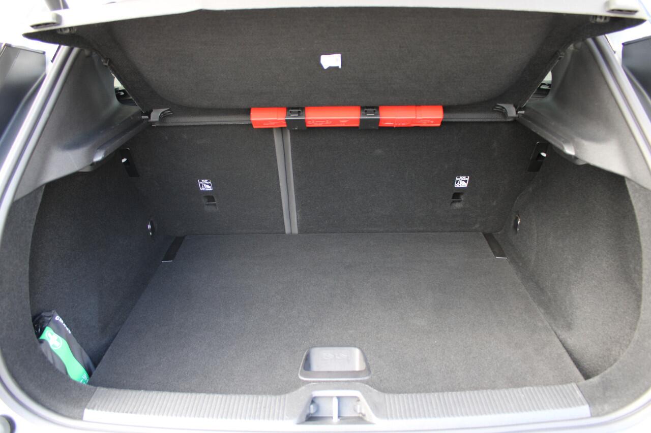 Volvo EX30 Twin Motor Performance Ultra | Extra getint Glas | Climate Pack | Panorama Dak