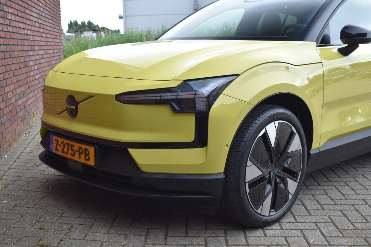 Volvo EX30 Twin Motor Performance 428PK Ultra | Full Options | 20'' | Climate | Getint glas | Black/Yellow Pack |