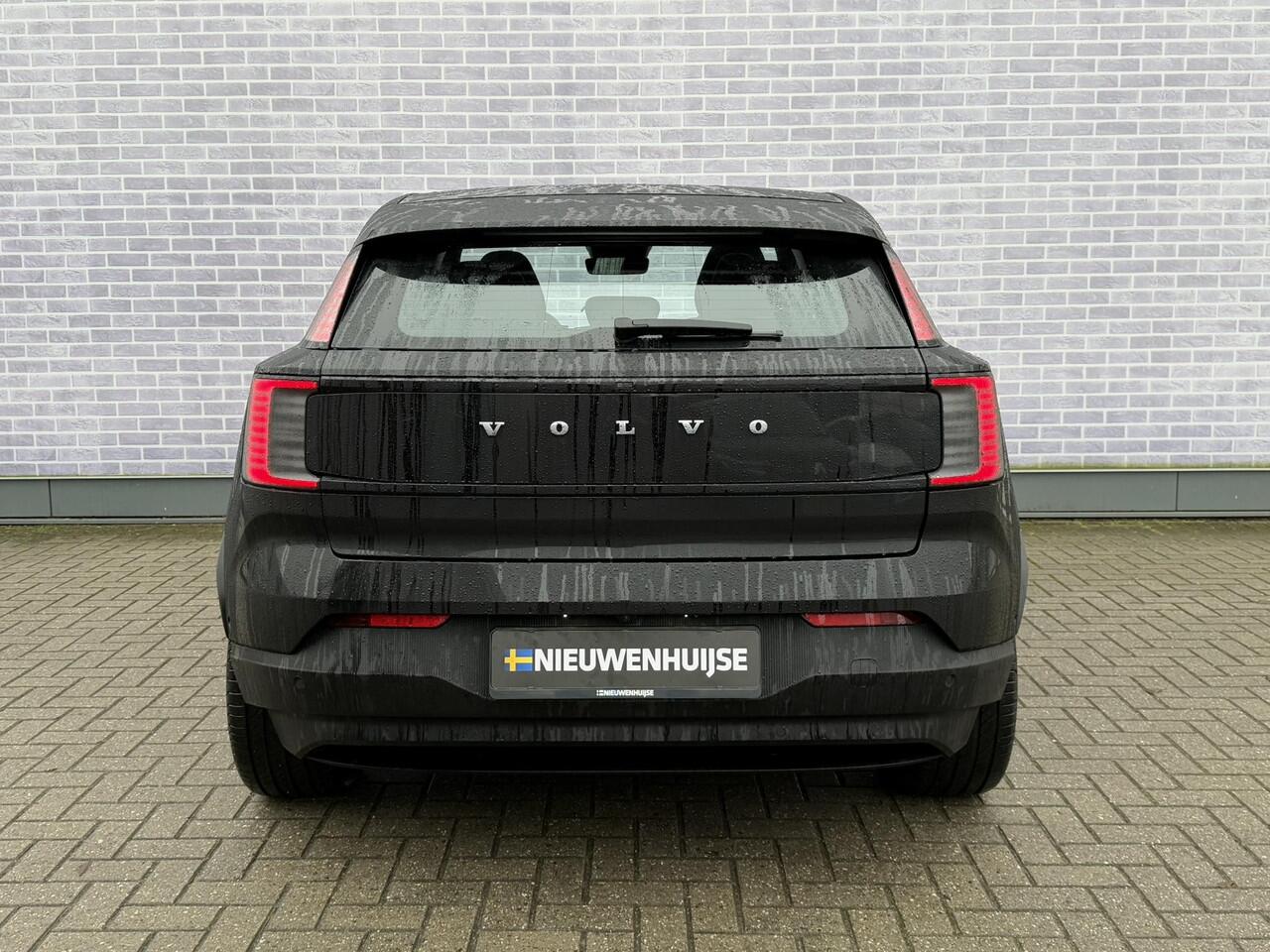 Volvo EX30 Single Motor Extended Range Ultra 69 kWh | Adaptieve Cruise Control | Panoramadak | Harman Kardon Audio | Warmtepomp | 360 Parkeercamera | BLIS |