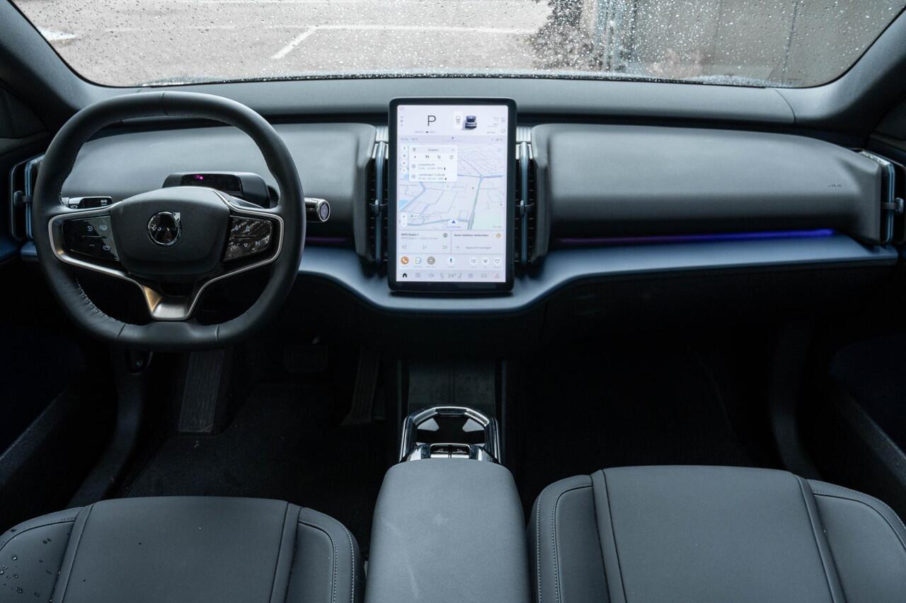 Volvo EX30 Twin Motor Performance Ultra 69 kWh | Warmtepomp | Interieur voorverwarming | Panoramadak | Adaptieve Cruise control | Blind Spot | Premium sound | 360 graden Camera |