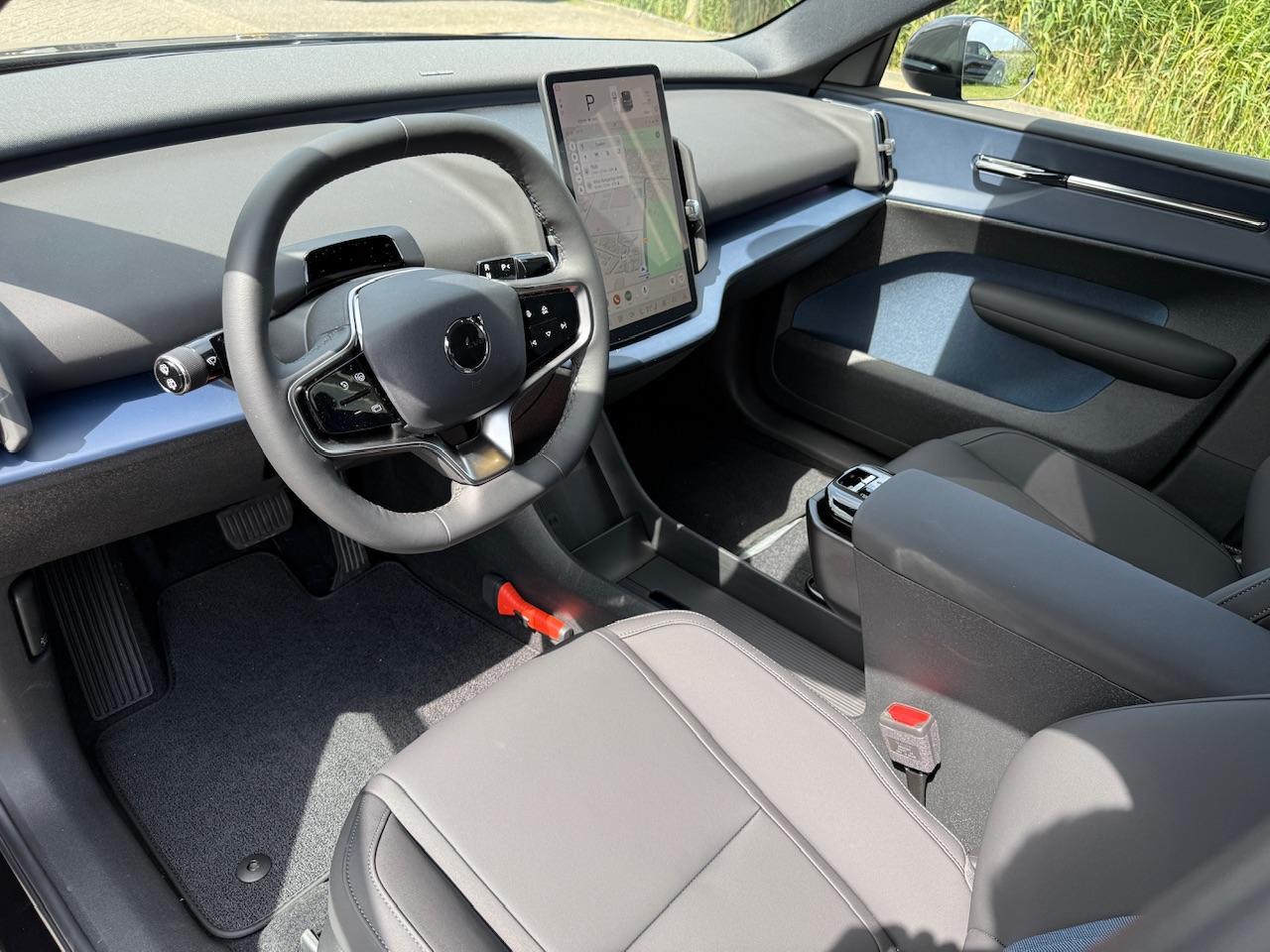 Volvo EX30 Single Motor Extended Range Plus 69 kWh Getint glas | Stoel / stuurverwarming | 20 inch | DEMO |