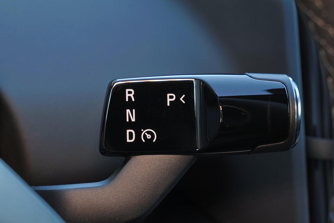 Volvo EX30 Extended Range Plus 69 kWh - Adaptive Cruise Control - Parkeercamera achter - Extra getint glas - 19' LMV